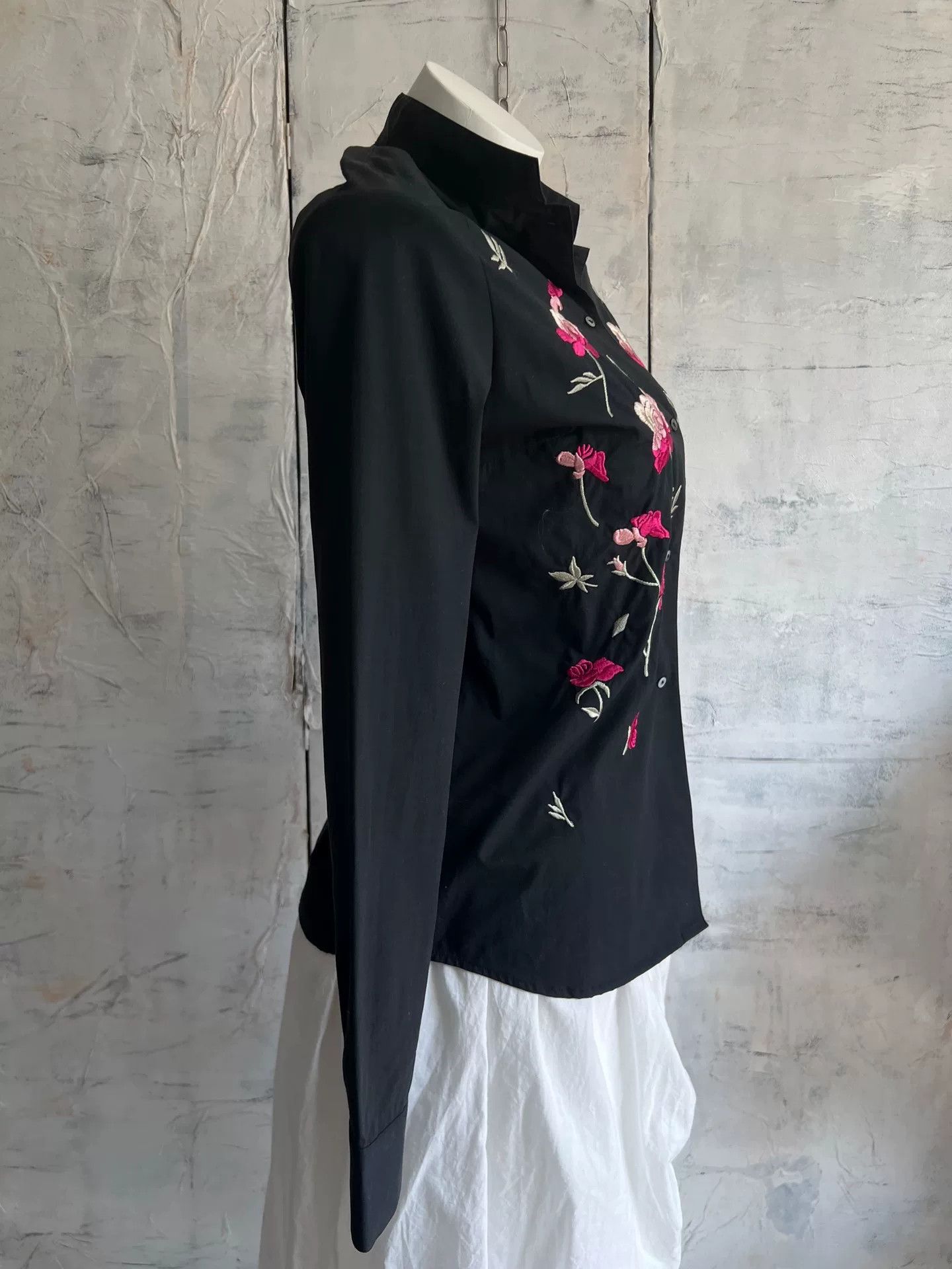 Vivienne Tam VIVIENNETAM Floral Embroidery Chinese Collar Shirt Size XS / US 0-2 / IT 36-38 - 4 Thumbnail