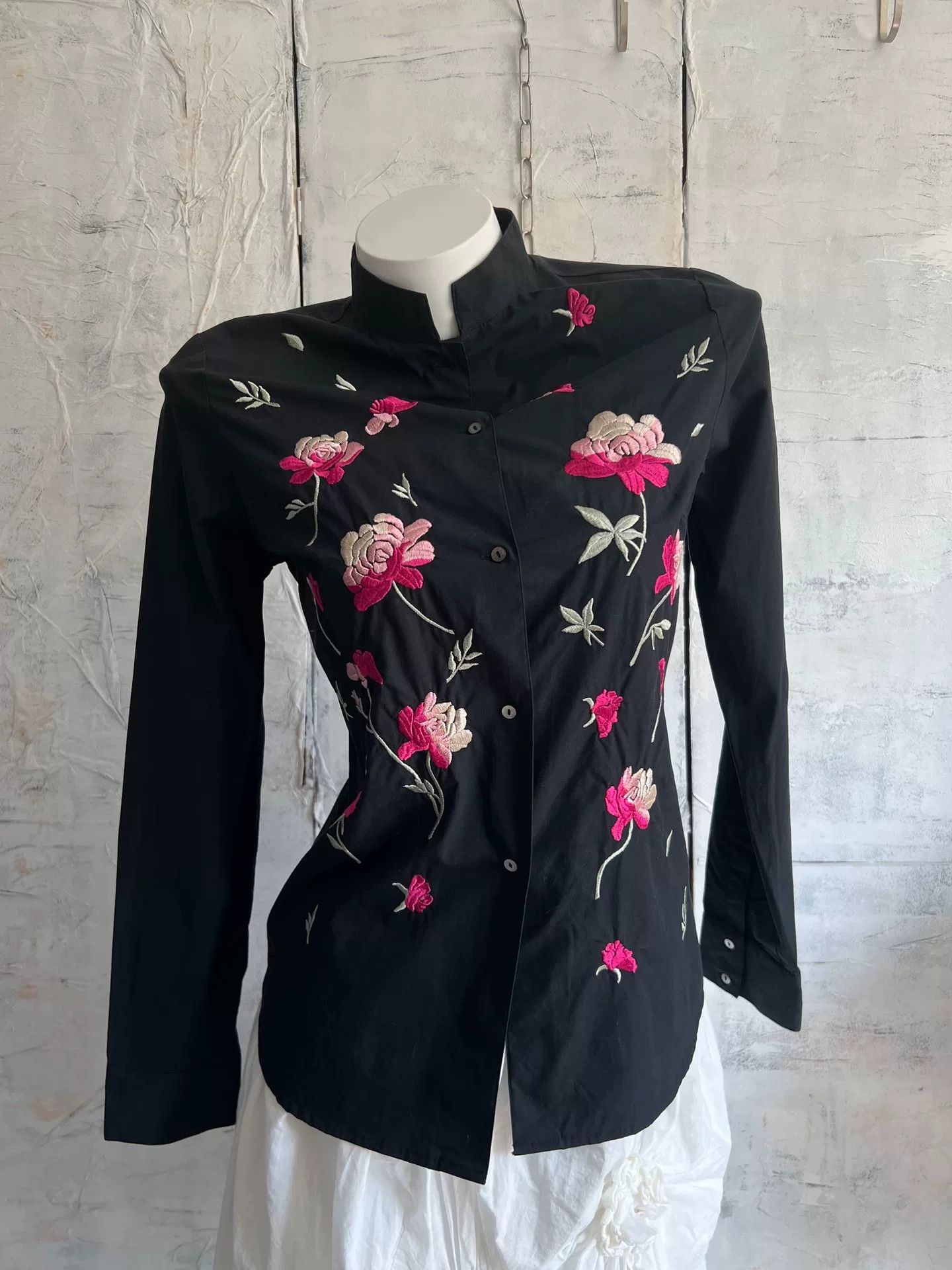 Vivienne Tam VIVIENNETAM Floral Embroidery Chinese Collar Shirt Size XS / US 0-2 / IT 36-38 - 3 Thumbnail
