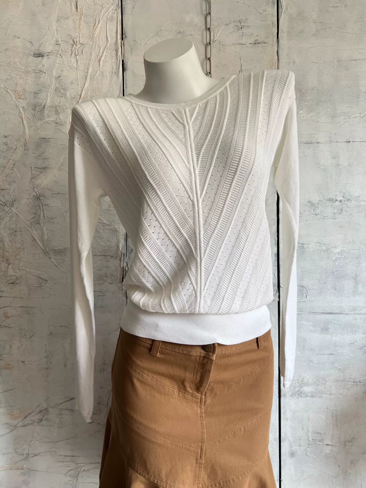 Max Mara Max Mara White Ribbed Long-Sleeve Knit Top Size M / US 6-8 / IT 42-44 - 3 Thumbnail
