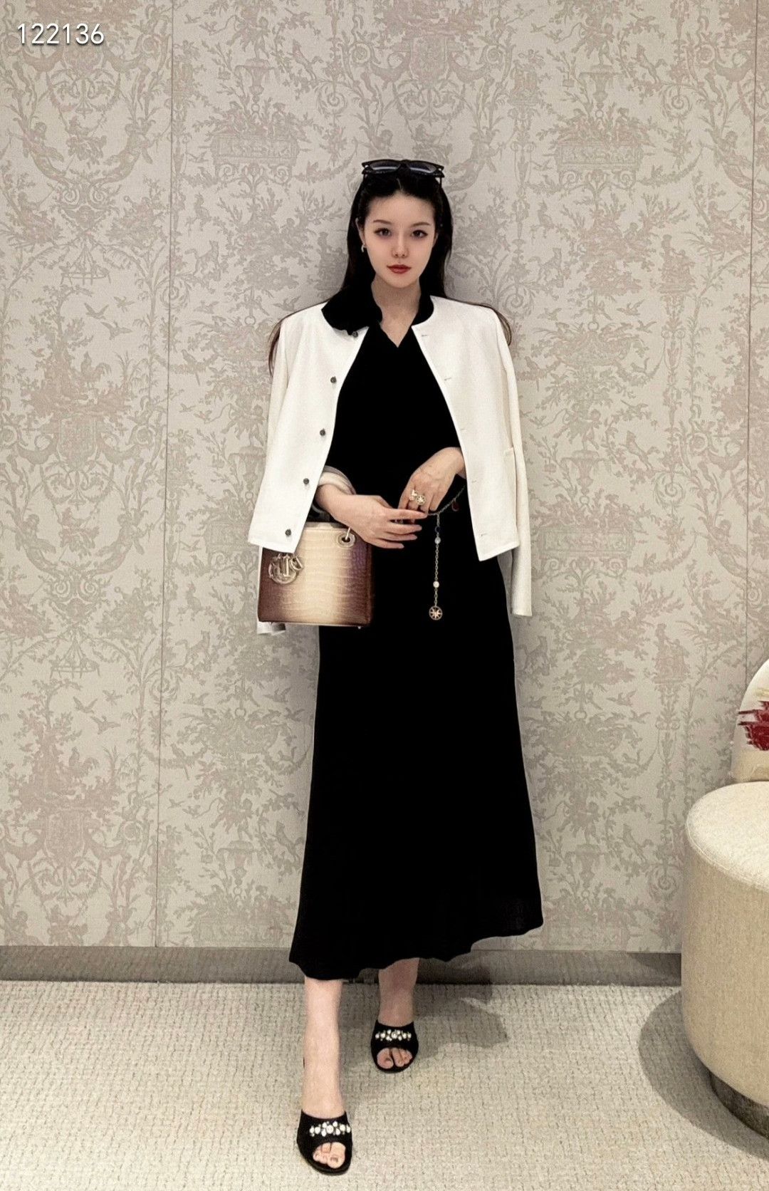 Dior Dior 25 Round Neck White Double Pocket Coat Size XXS / US 00 / IT 34 - 9 Thumbnail