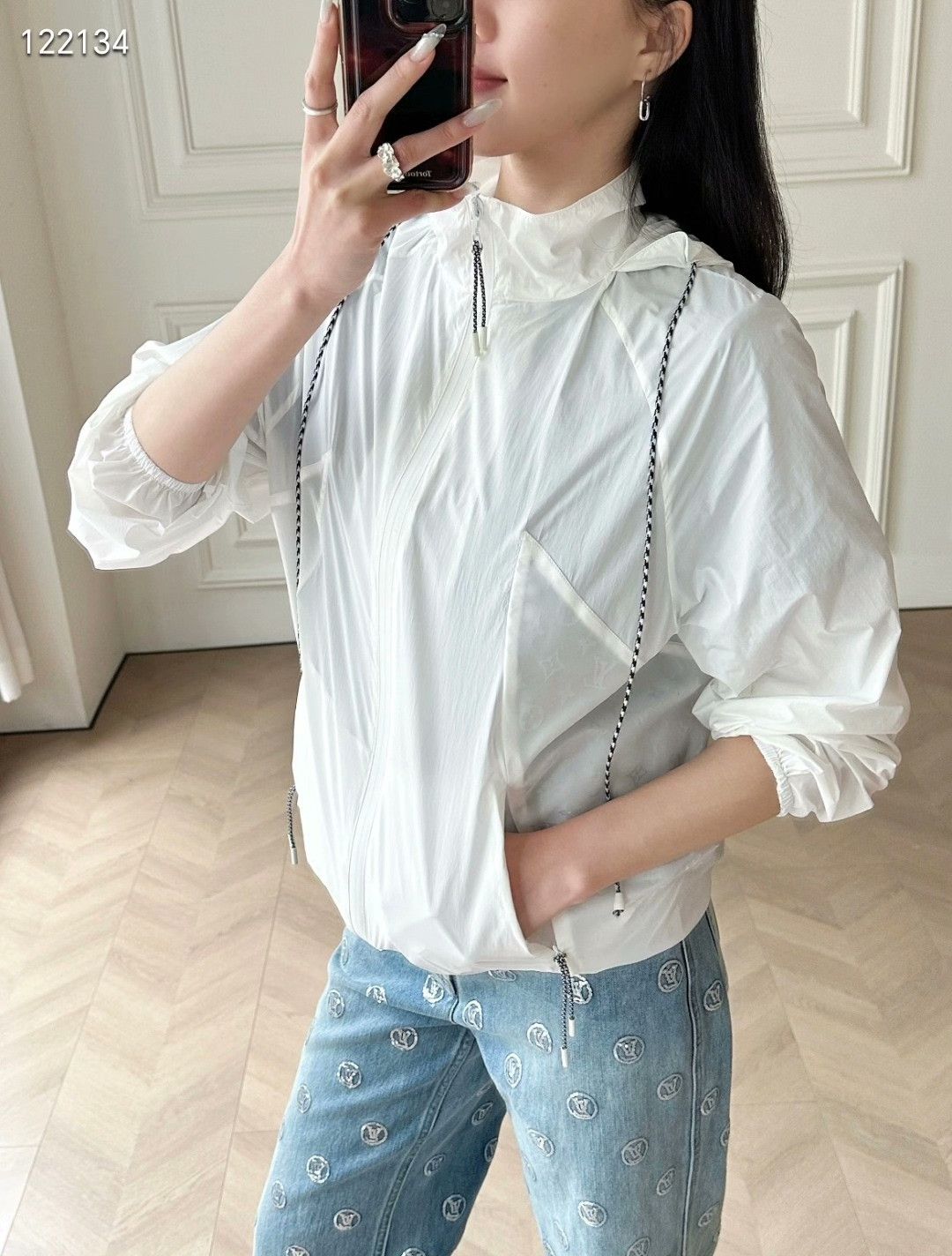 Louis Vuitton LV 2026 New White Hooded Sun Jacket Size XXS / US 00 / IT 34 - 9 Thumbnail