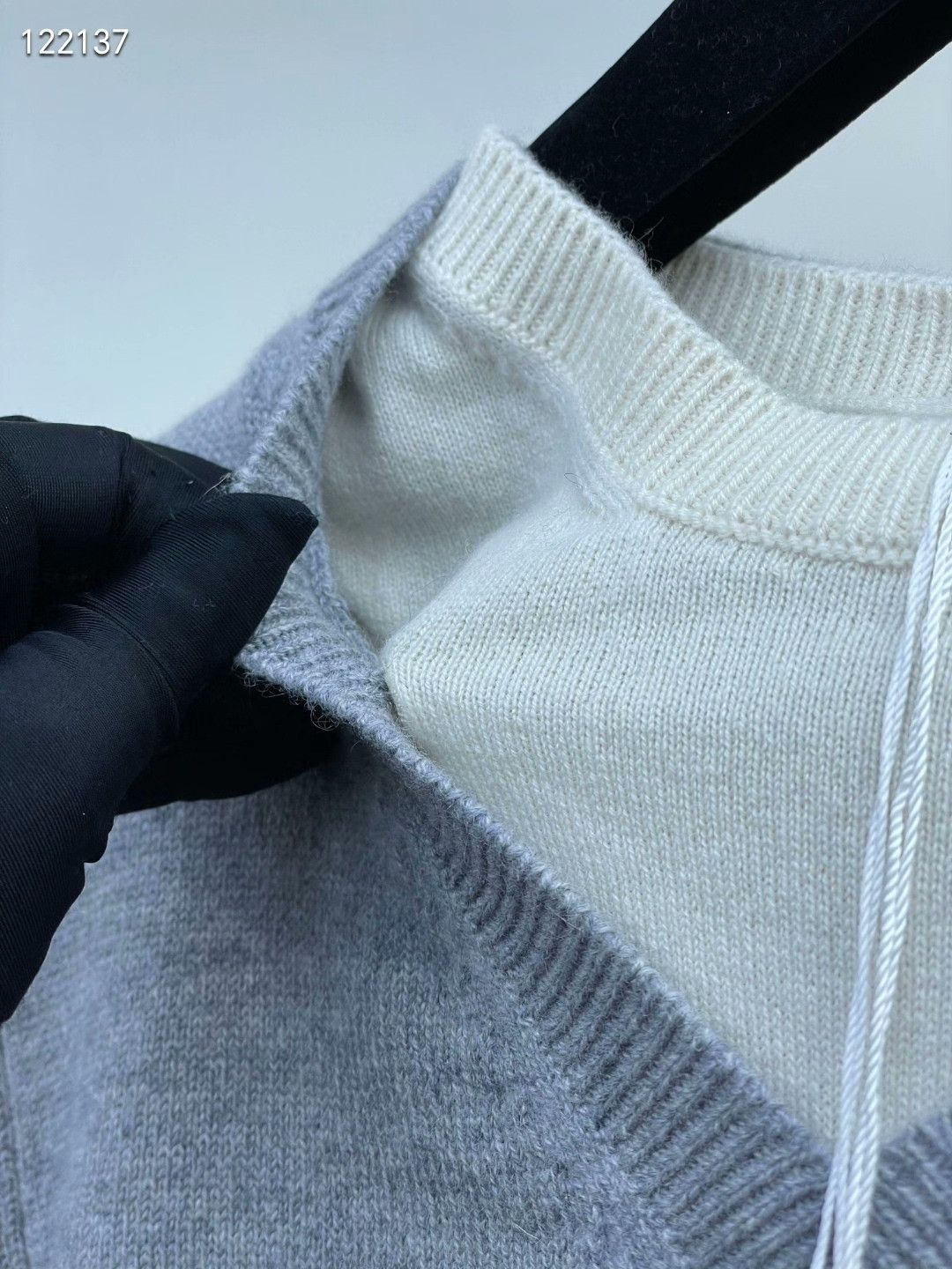 Chanel Chanel 26P Gray-White Cashmere Sweater Size S / US 4 / IT 40 - 4 Thumbnail
