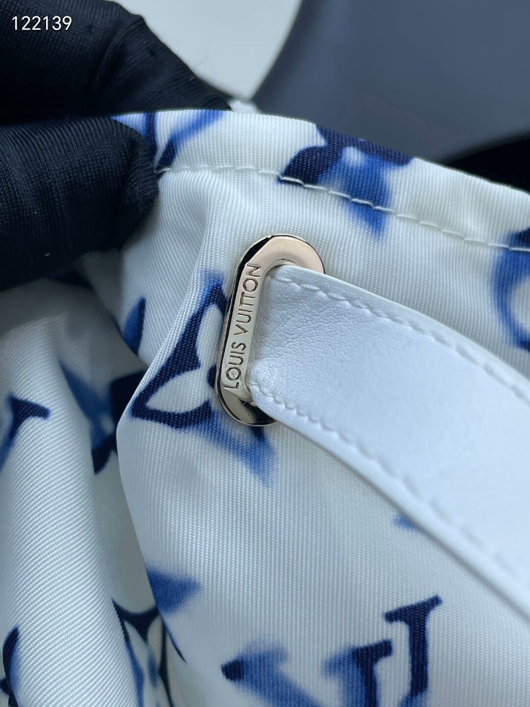 Louis Vuitton LV 25 Blue-White Ink Print Hooded Trench Size XXS / US 00 / IT 34 - 4 Thumbnail
