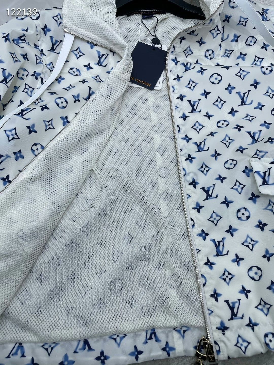 Louis Vuitton LV 25 Blue-White Ink Print Hooded Trench Size XXS / US 00 / IT 34 - 8 Thumbnail