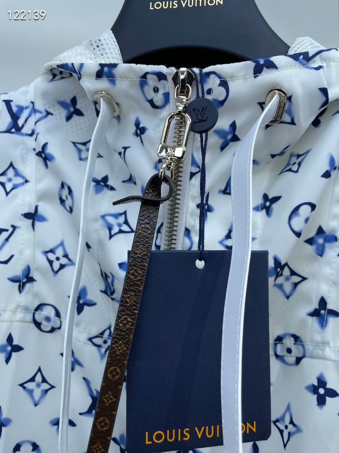Louis Vuitton LV 25 Blue-White Ink Print Hooded Trench Size XXS / US 00 / IT 34 - 3 Thumbnail