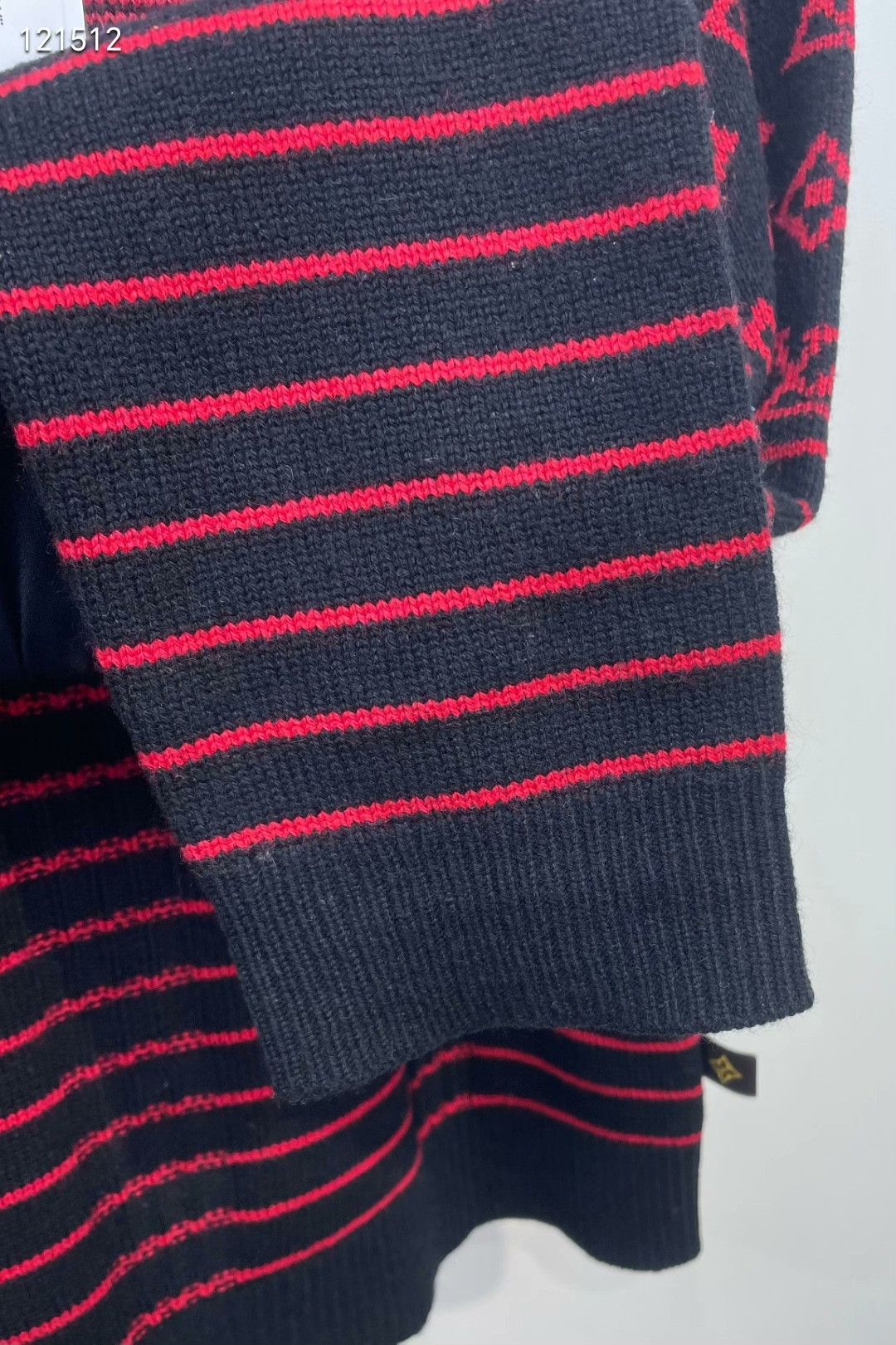 Louis Vuitton LV Red Black Stripe Monogram Knit Size US M / EU 48-50 / 2 - 5 Thumbnail