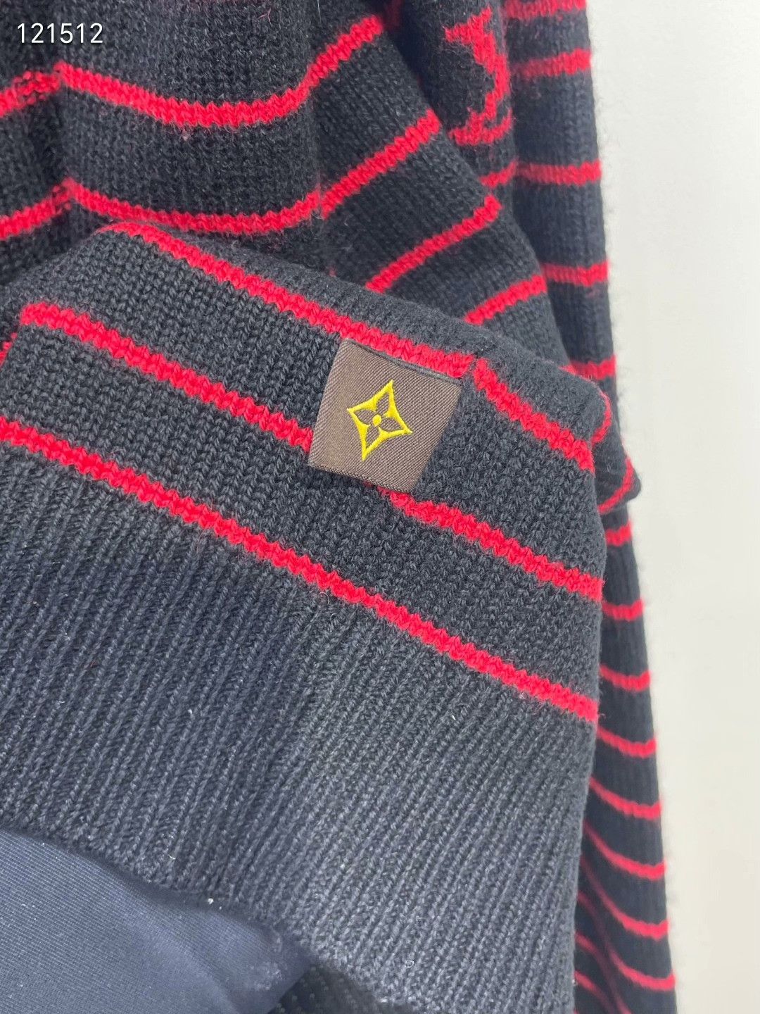Louis Vuitton LV Red Black Stripe Monogram Knit Size US M / EU 48-50 / 2 - 3 Thumbnail