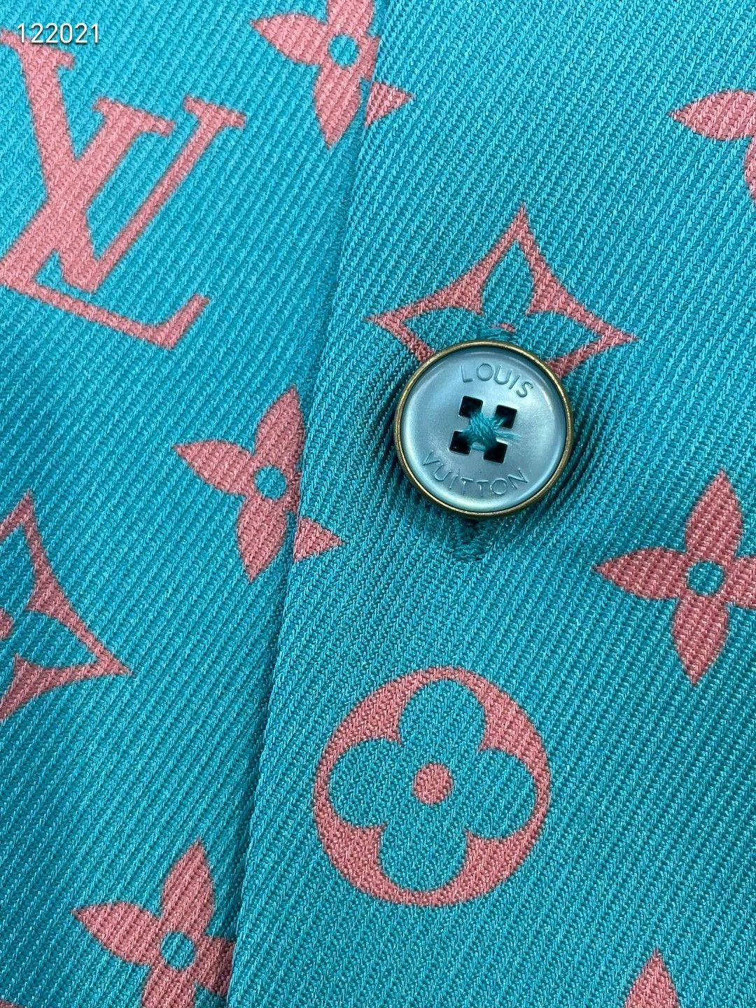 Louis Vuitton Louis Vuitton 25 Monogram Silk Shirt Size XS / US 0-2 / IT 36-38 - 3 Thumbnail