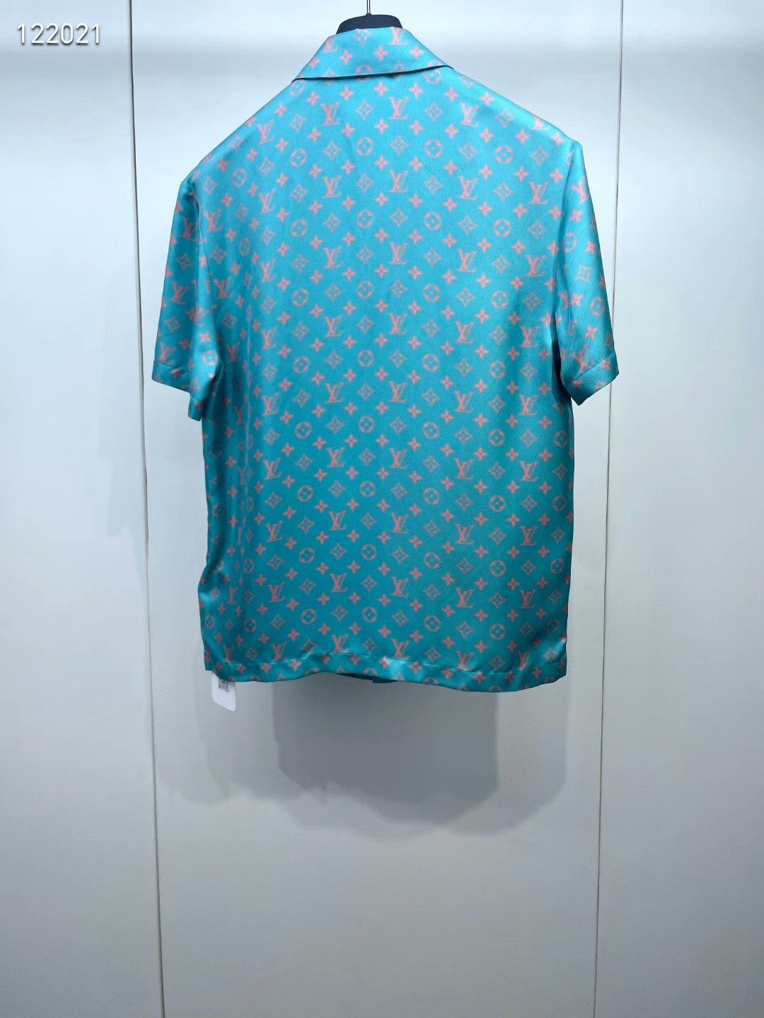 Louis Vuitton Louis Vuitton 25 Monogram Silk Shirt Size XS / US 0-2 / IT 36-38 - 2 Thumbnail