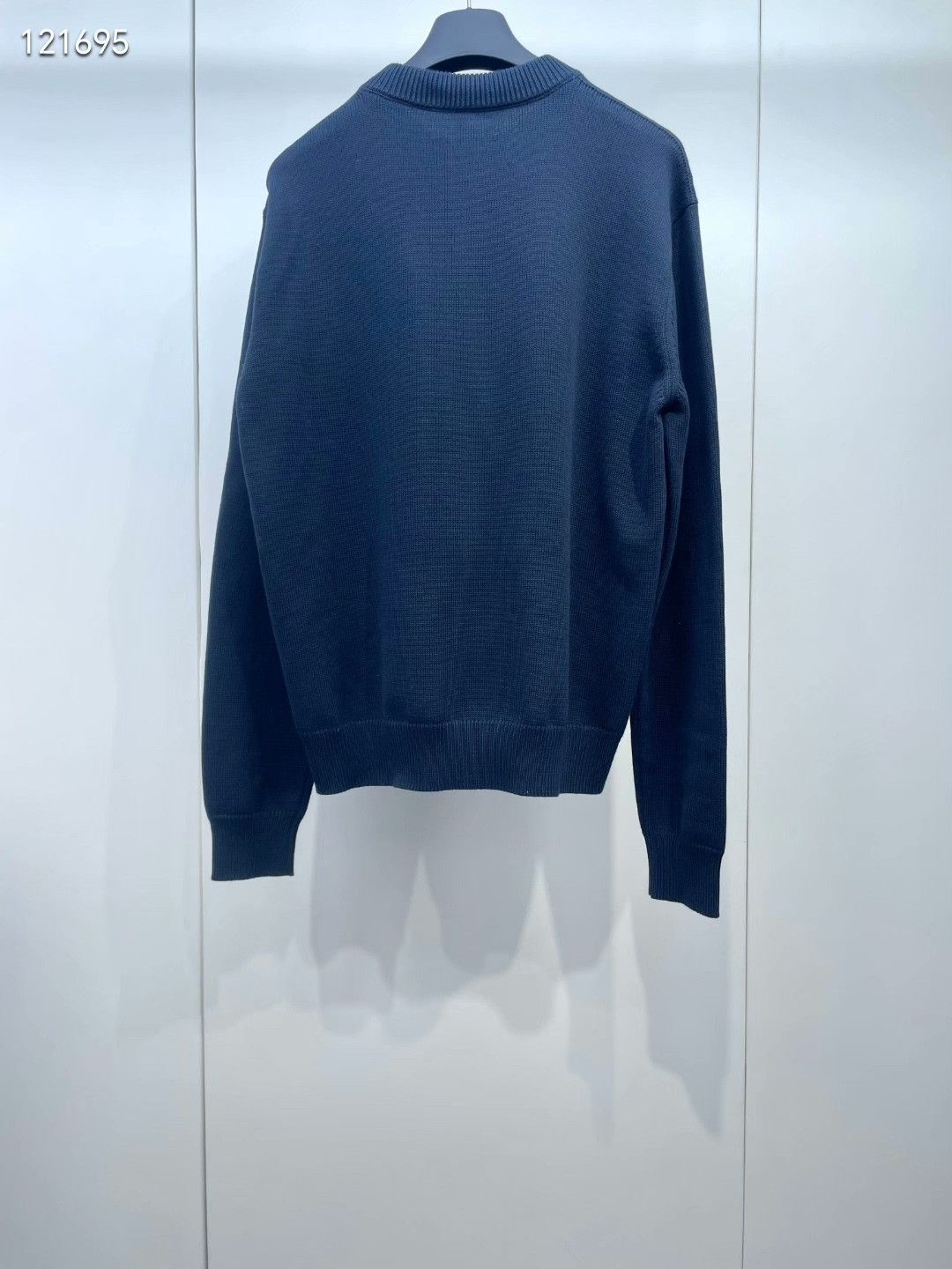 Louis Vuitton LV Conch Embroidery Rhinestone Knit Sweater Size L / US 10 / IT 46 - 2 Thumbnail