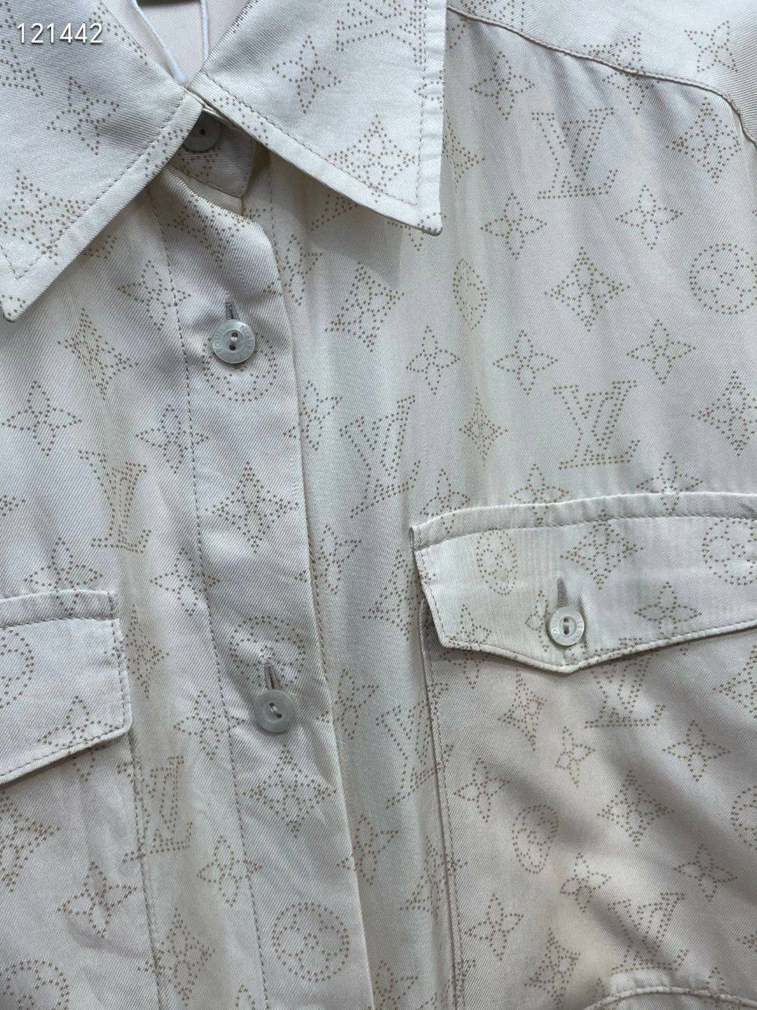 Louis Vuitton LV Classic Monogram Silk Shirt Size XS / US 0-2 / IT 36-38 - 4 Thumbnail