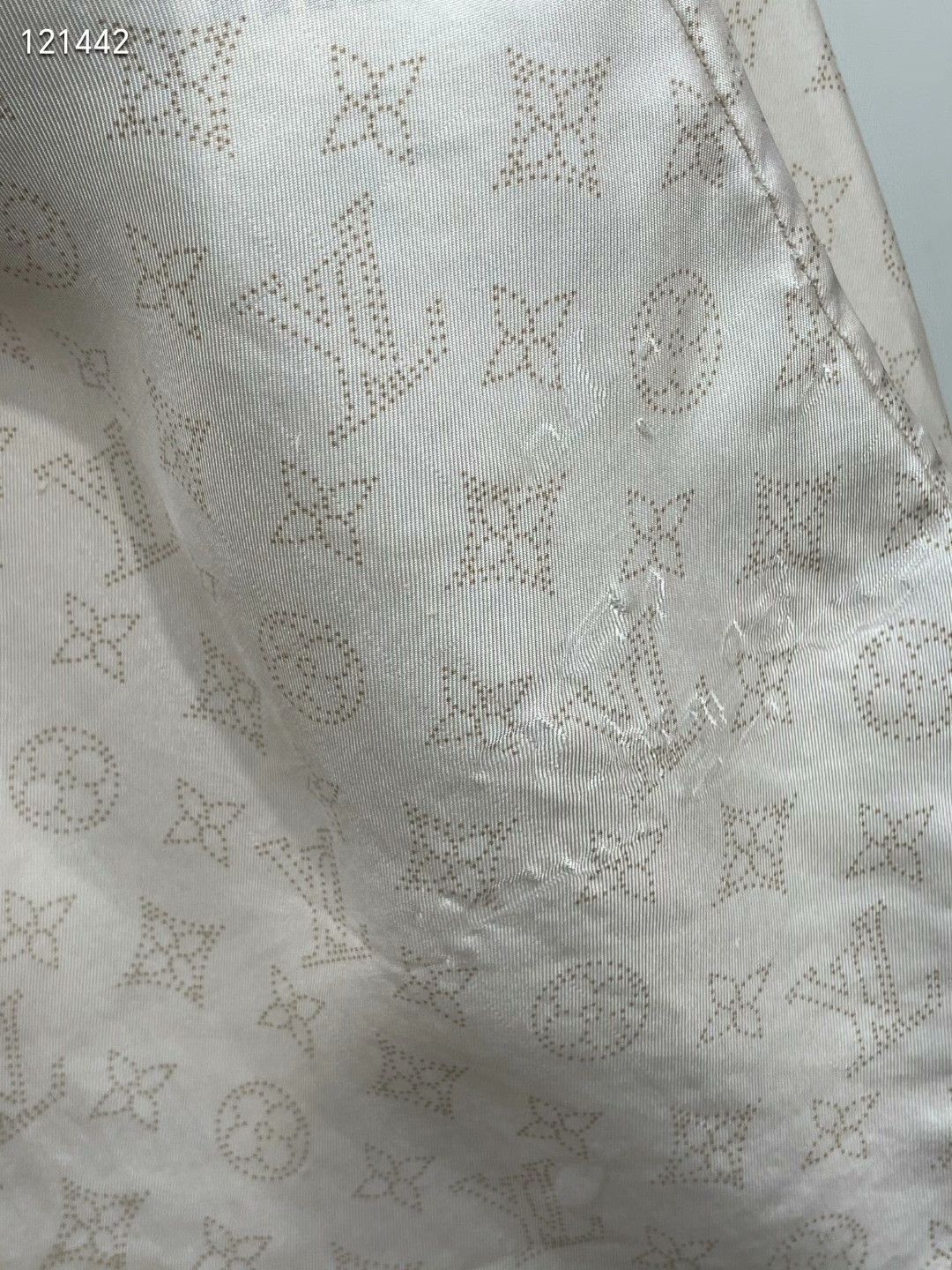 Louis Vuitton LV Classic Monogram Silk Shirt Size XS / US 0-2 / IT 36-38 - 6 Thumbnail