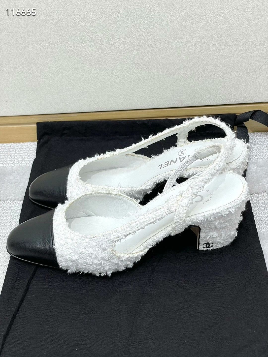 Chanel Chanel Black White Leather Block Heel Sandals Size US 5 / IT 35 - 2 Thumbnail