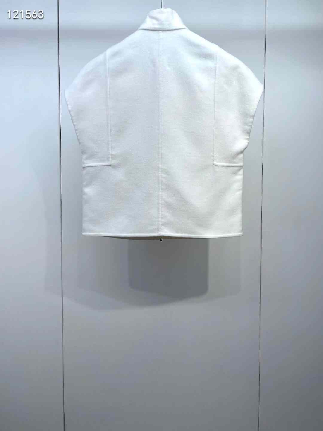 Hermes Hermes Crocodile Cashmere Vest Size XXS / US 00 / IT 34 - 2 Thumbnail