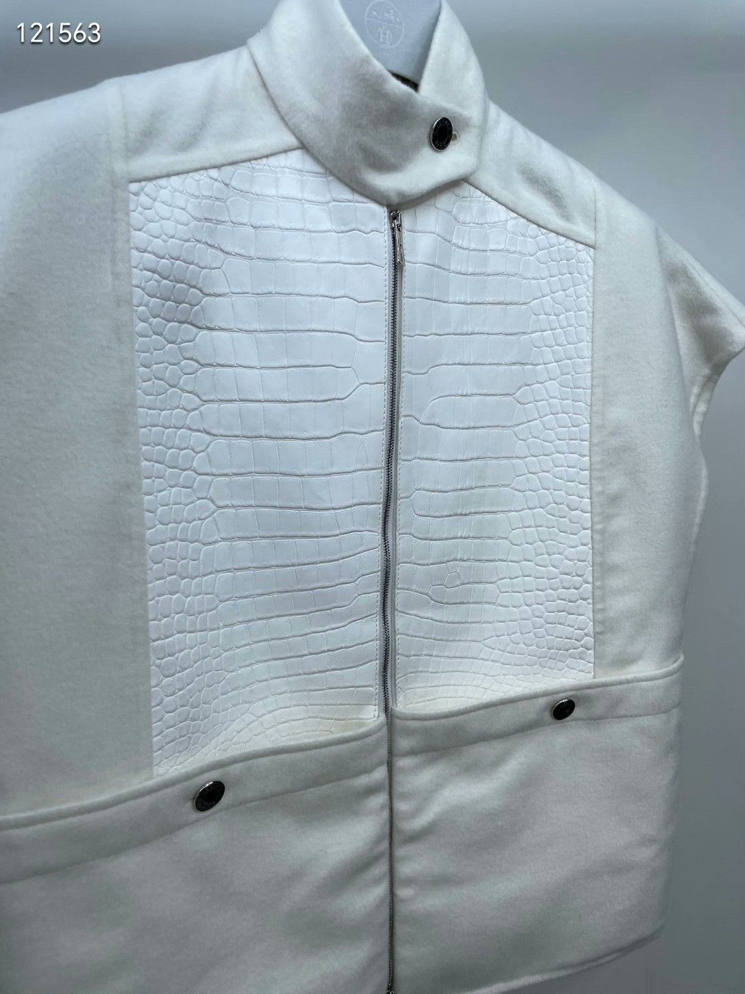 Hermes Hermes Crocodile Cashmere Vest Size XXS / US 00 / IT 34 - 3 Thumbnail