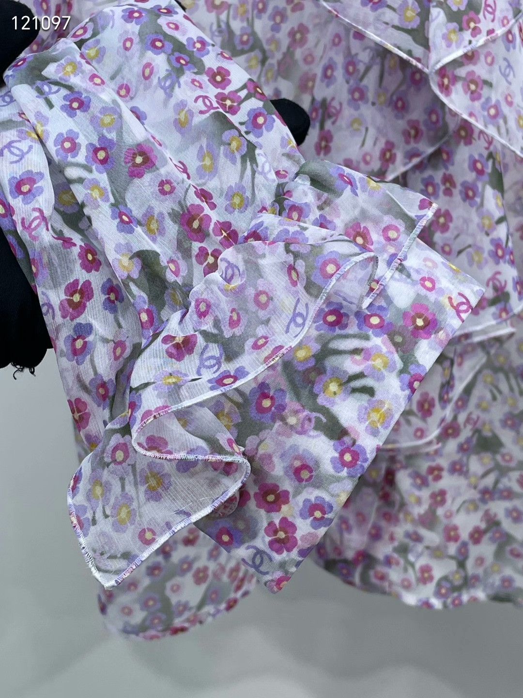 Chanel Chanel 25P Floral Ruffle Silk Shirt Size XXS / US 00 / IT 34 - 4 Thumbnail