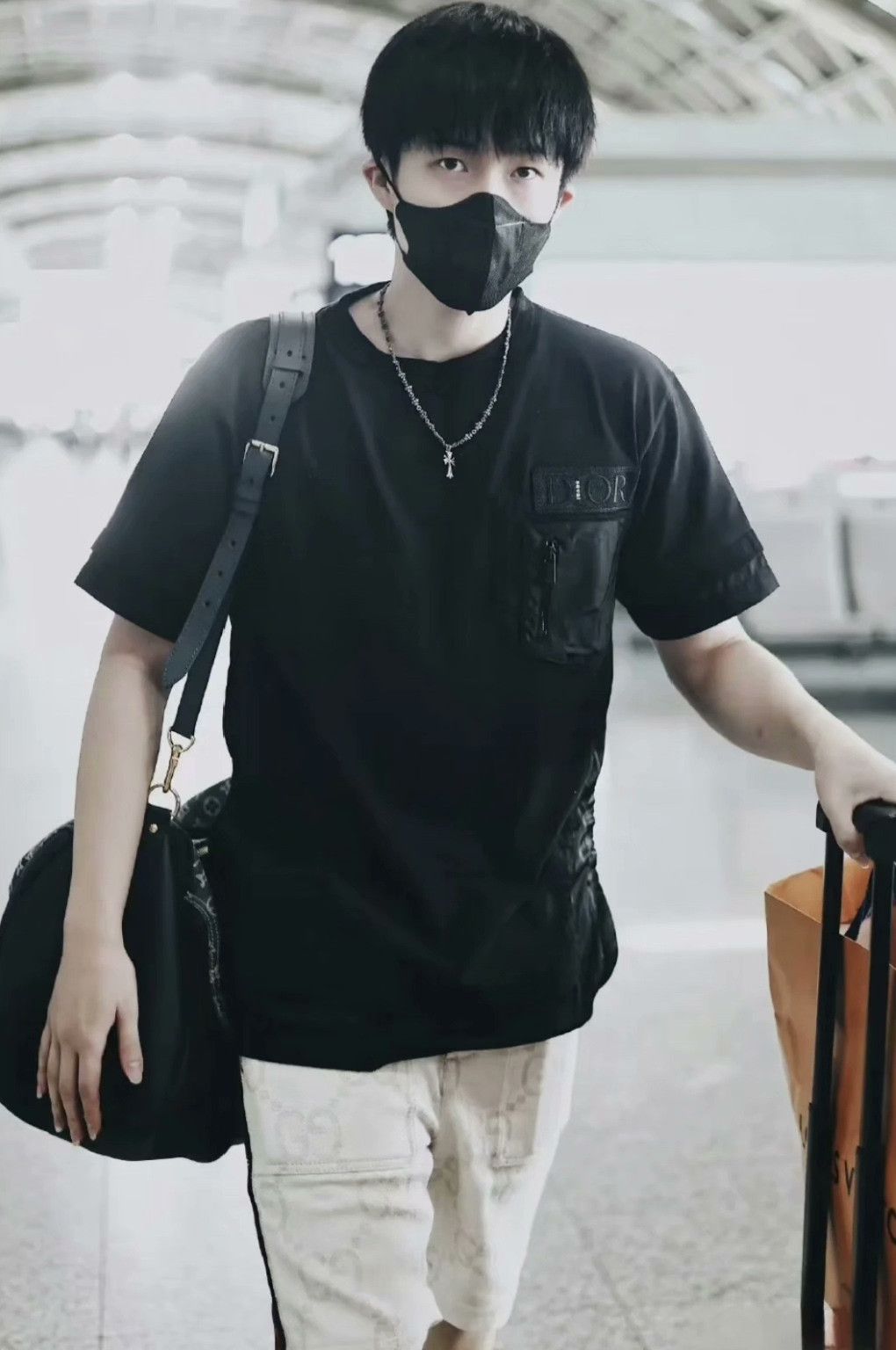Sacai Dior x sacai 22SS Black Spliced Tee Size US S / EU 44-46 / 1 - 8 Thumbnail