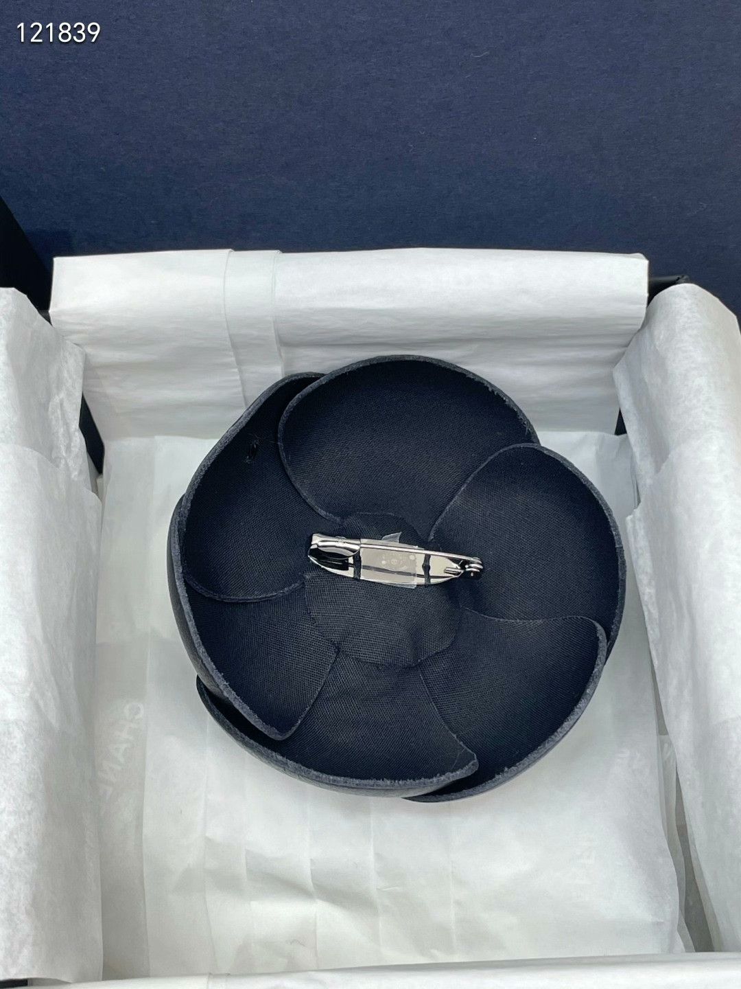 Chanel Chanel 25 Black Camellia Brooch Size ONE SIZE - 4 Thumbnail