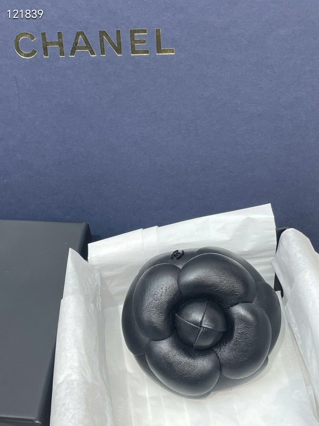 Chanel Chanel 25 Black Camellia Brooch Size ONE SIZE - 6 Thumbnail