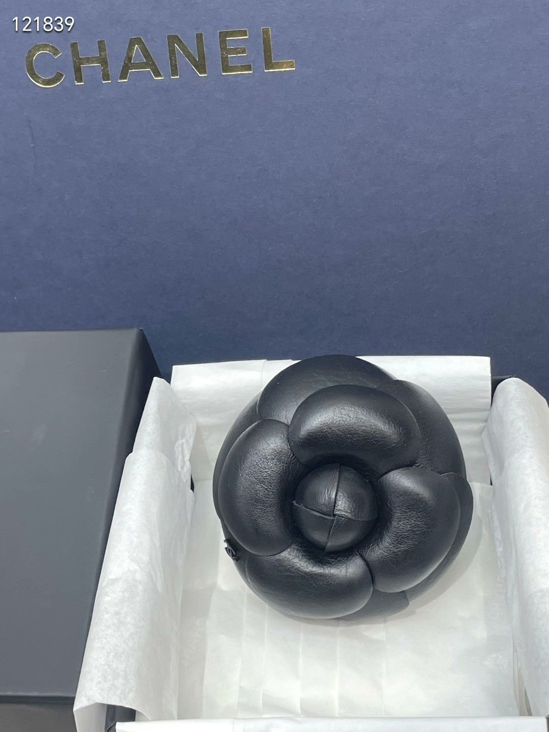 Chanel Chanel 25 Black Camellia Brooch Size ONE SIZE - 5 Thumbnail