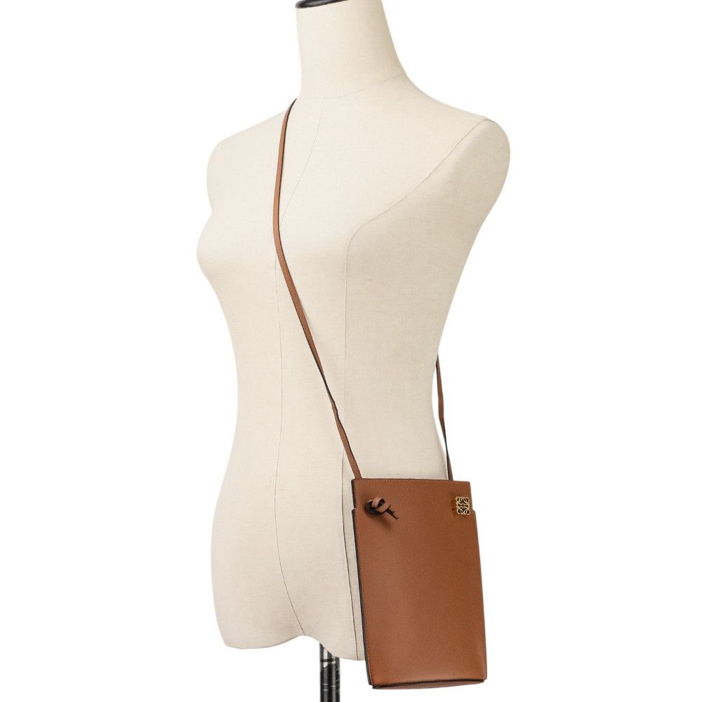Loewe Loewe Loewe Anagram Dice Leather Phone Shoulder Bag Leather Crossbody Bag 062305 DUTY FREE for USA Size ONE SIZE - 12 Thumbnail