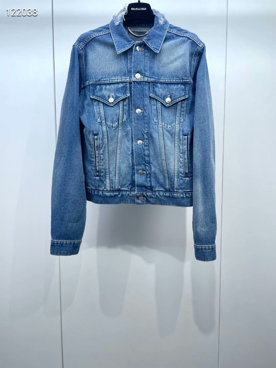 Balenciaga Balenciaga Distressed Embroidered Denim Jacket Size US S / EU 44-46 / 1 - 2 Thumbnail