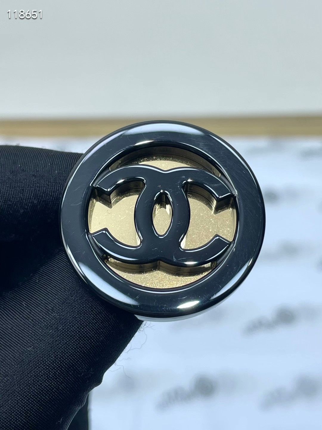 Chanel Chanel 24B CC Gold Mirror Round Brooch Size ONE SIZE - 3 Thumbnail