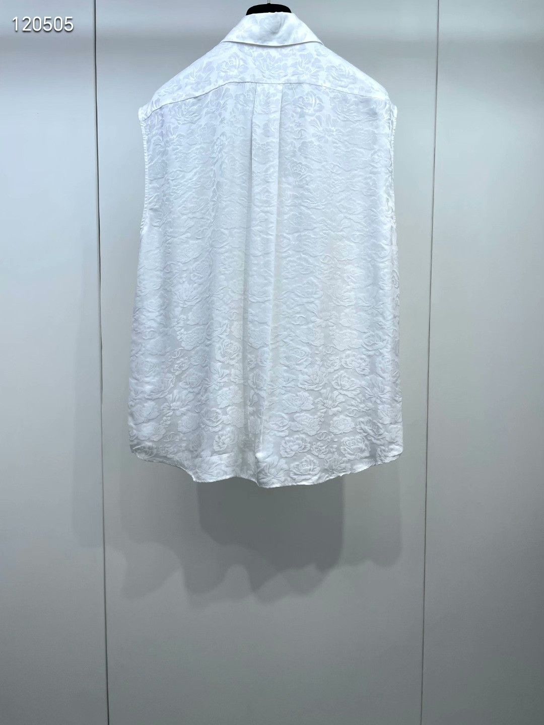 Chanel Chanel 25A 3D Camellia Sleeveless Blouse Size S / US 4 / IT 40 - 2 Thumbnail