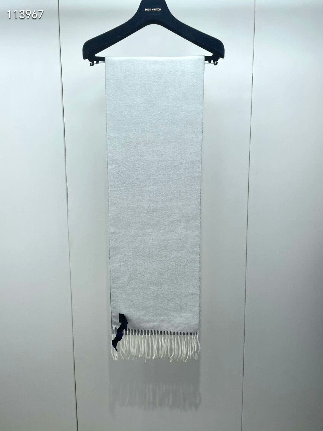 Louis Vuitton LV Gray Monogram Cashmere Tassel Scarf Size ONE SIZE - 3 Thumbnail