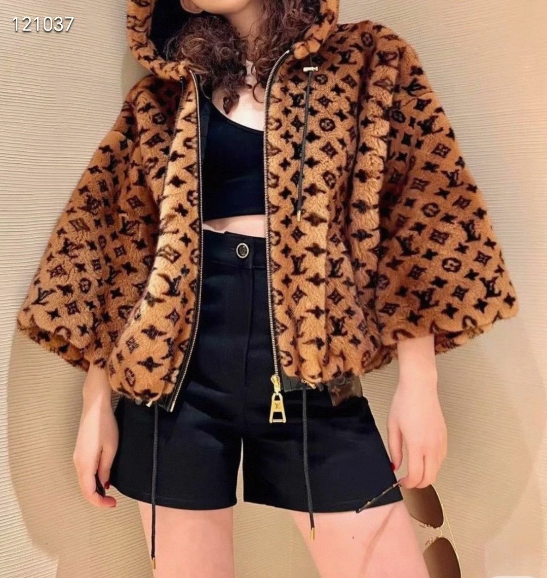 Louis Vuitton LV Monogram Hooded Mink Fur Coat Size XXS / US 00 / IT 34 - 9 Thumbnail