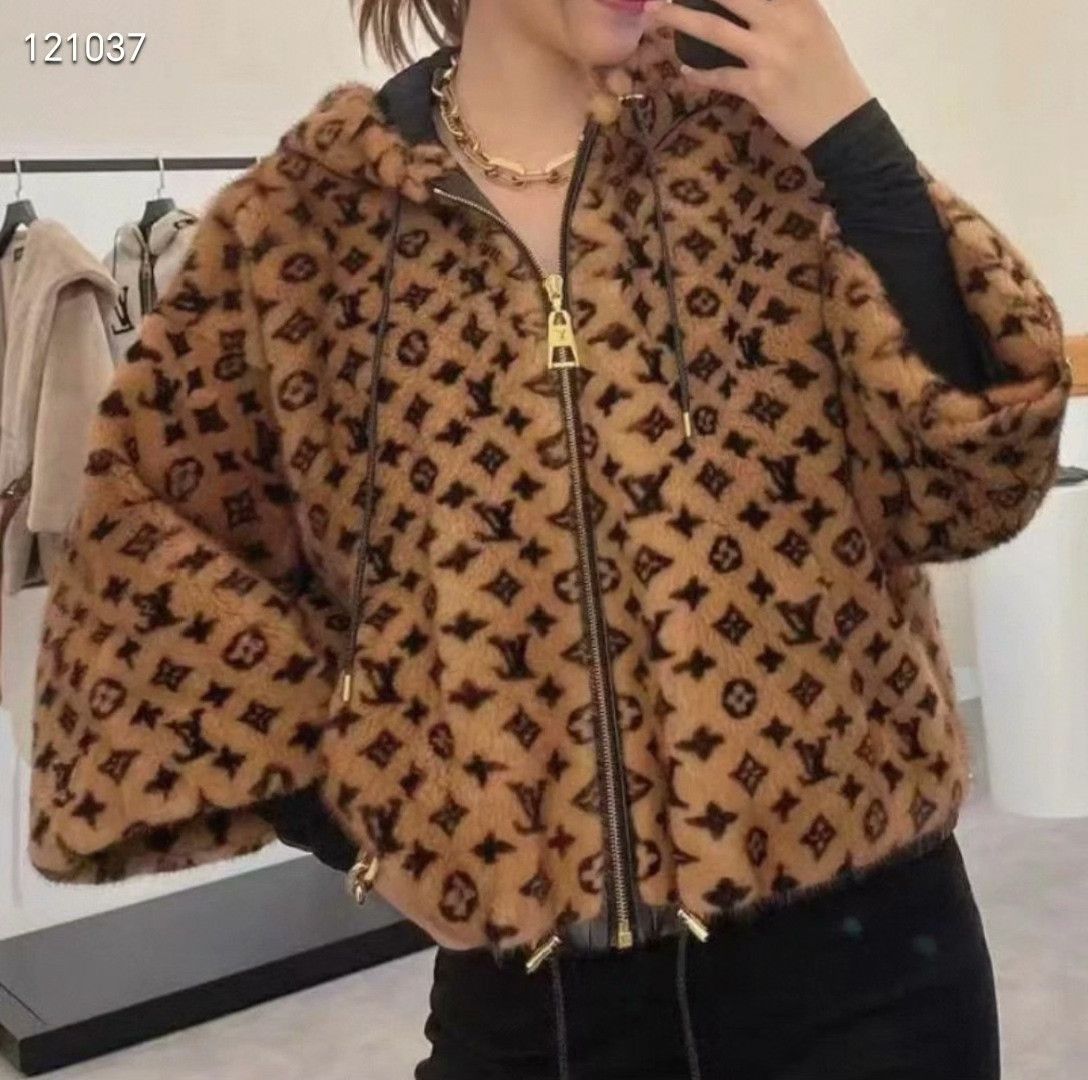 Louis Vuitton LV Monogram Hooded Mink Fur Coat Size XXS / US 00 / IT 34 - 8 Thumbnail