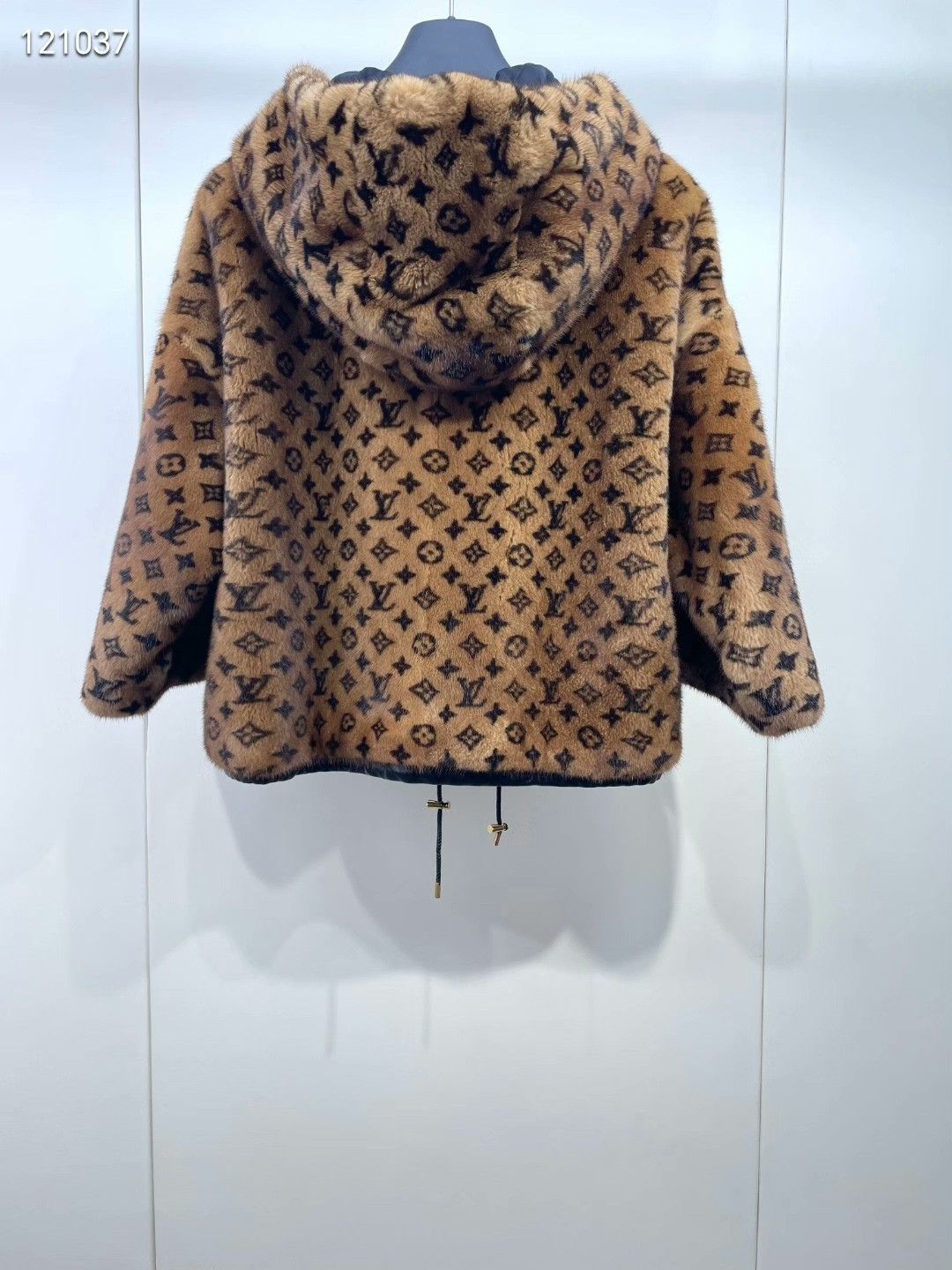 Louis Vuitton LV Monogram Hooded Mink Fur Coat Size XXS / US 00 / IT 34 - 2 Thumbnail