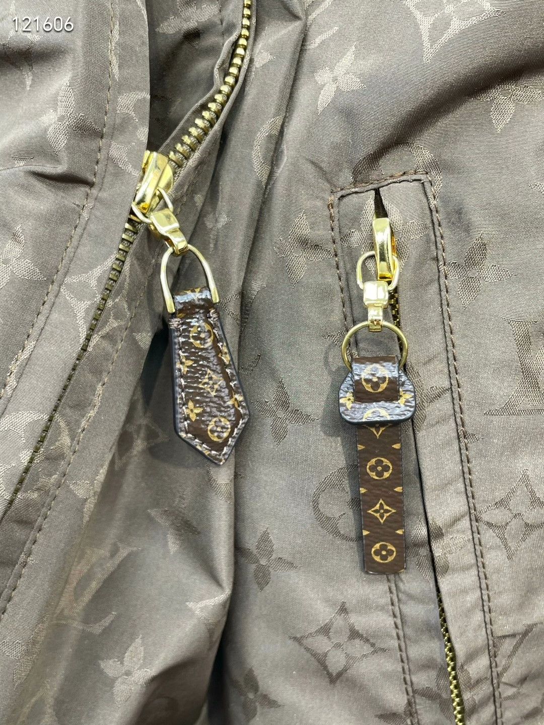 Louis Vuitton LV Classic Monogram Print Jacket Size XXS / US 00 / IT 34 - 4 Thumbnail