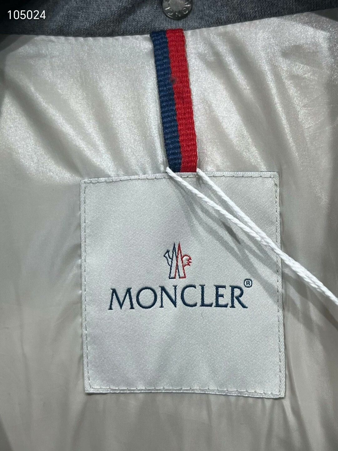 Moncler Moncler Women's Down Jacket Size XS / US 0-2 / IT 36-38 - 4 Thumbnail