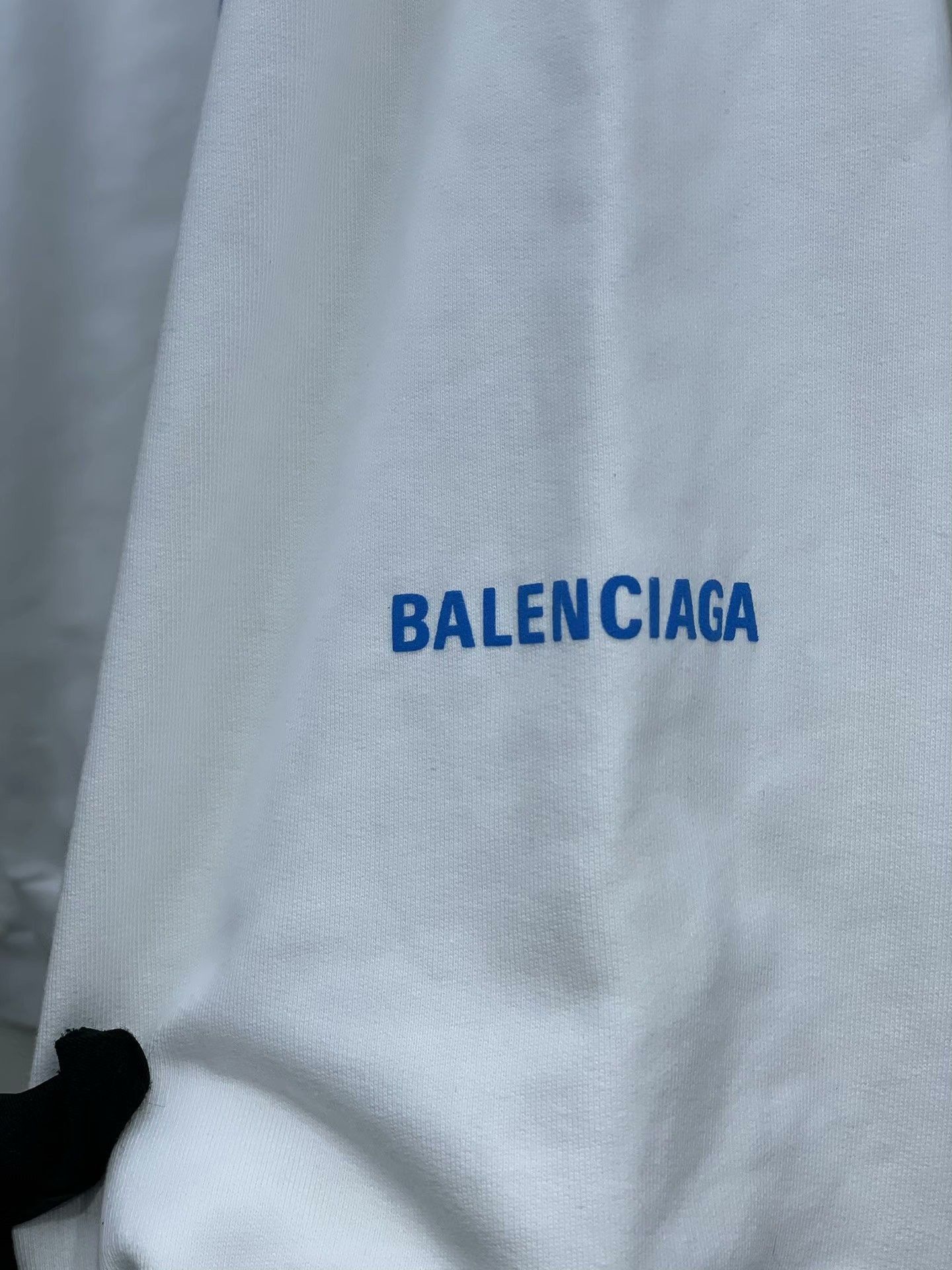 Balenciaga Balenciaga White Sweatshirt with Blue Letters Size XS / US 0-2 / IT 36-38 - 3 Thumbnail