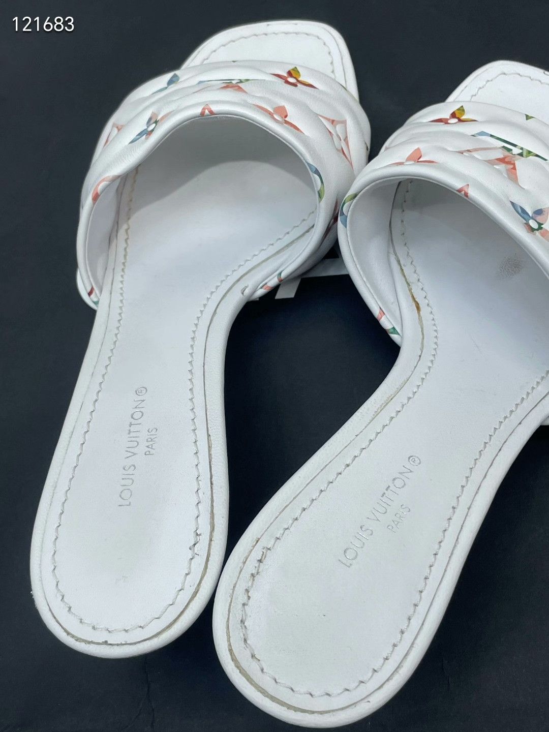 Louis Vuitton LV Monogram Slippers Size US 5 / IT 35 - 3 Thumbnail