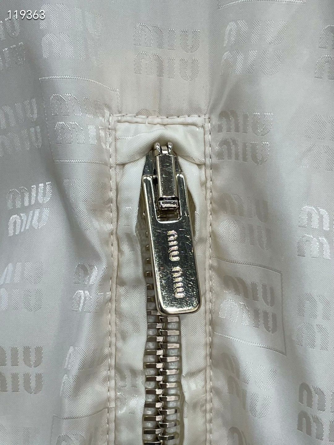 Miu Miu Miumiu Logo Hooded Jacket Size S / US 4 / IT 40 - 3 Thumbnail