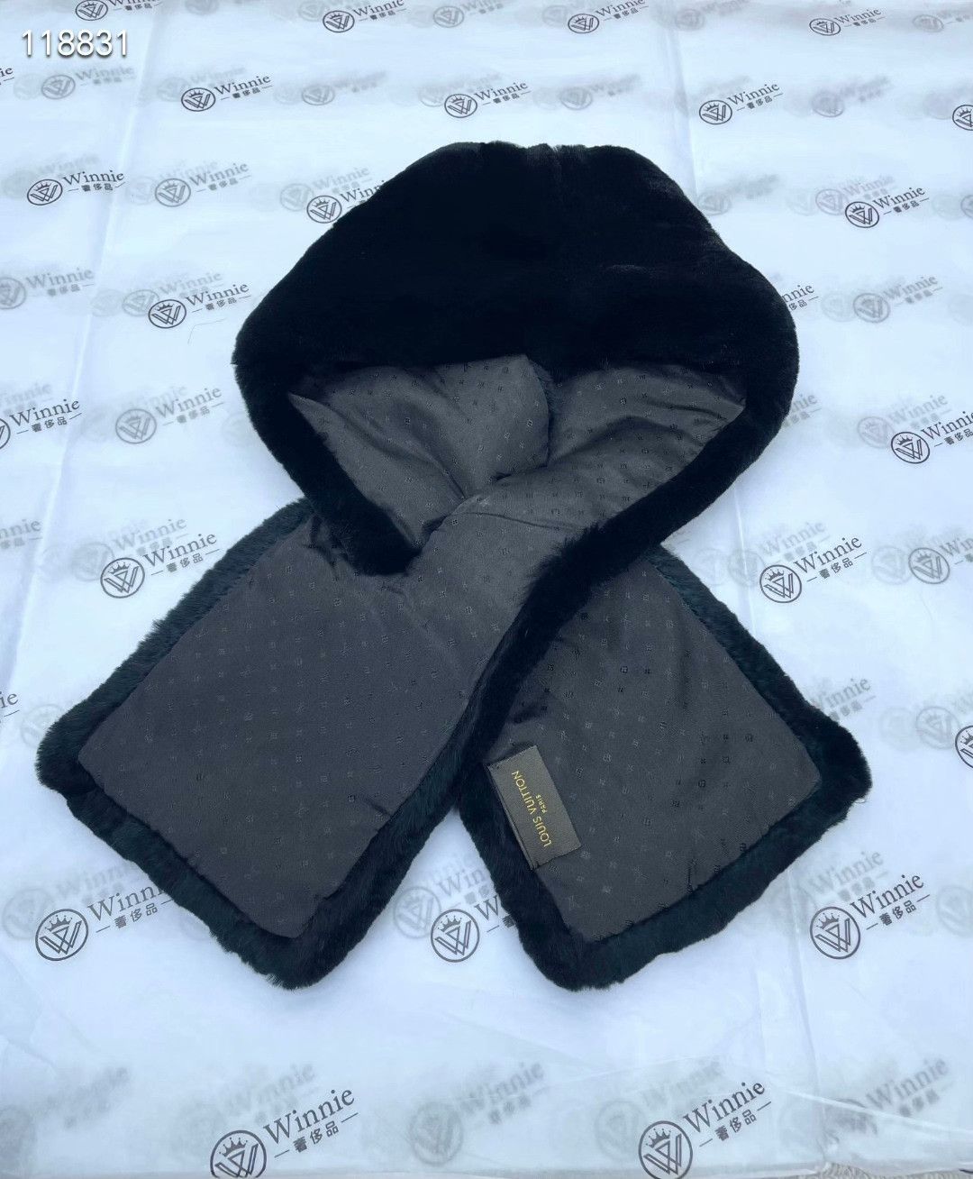 Louis Vuitton LV Black Pink Logo Fur Scarf Size ONE SIZE - 2 Thumbnail