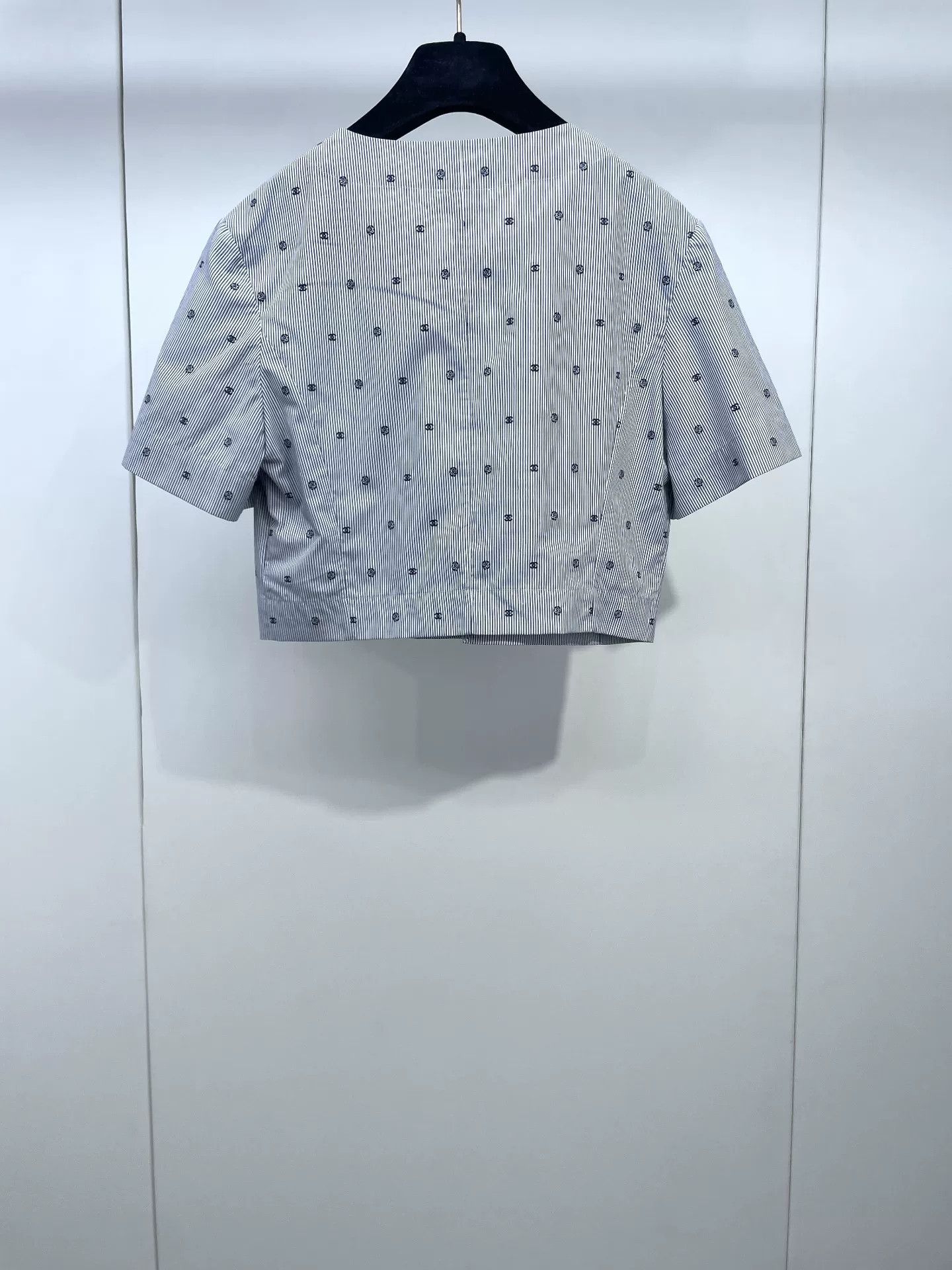 Chanel Chanel 24P Gray Logo Crystal Short Sleeve Size XXS / US 00 / IT 34 - 2 Thumbnail