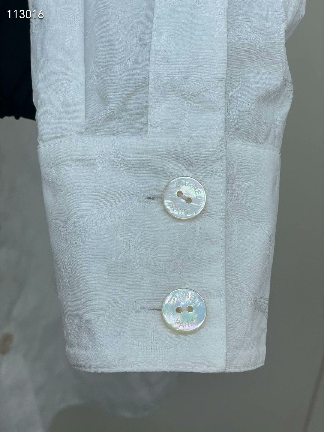 Chanel Chanel 24C Logo Button Long Shirt Size XXS / US 00 / IT 34 - 4 Thumbnail