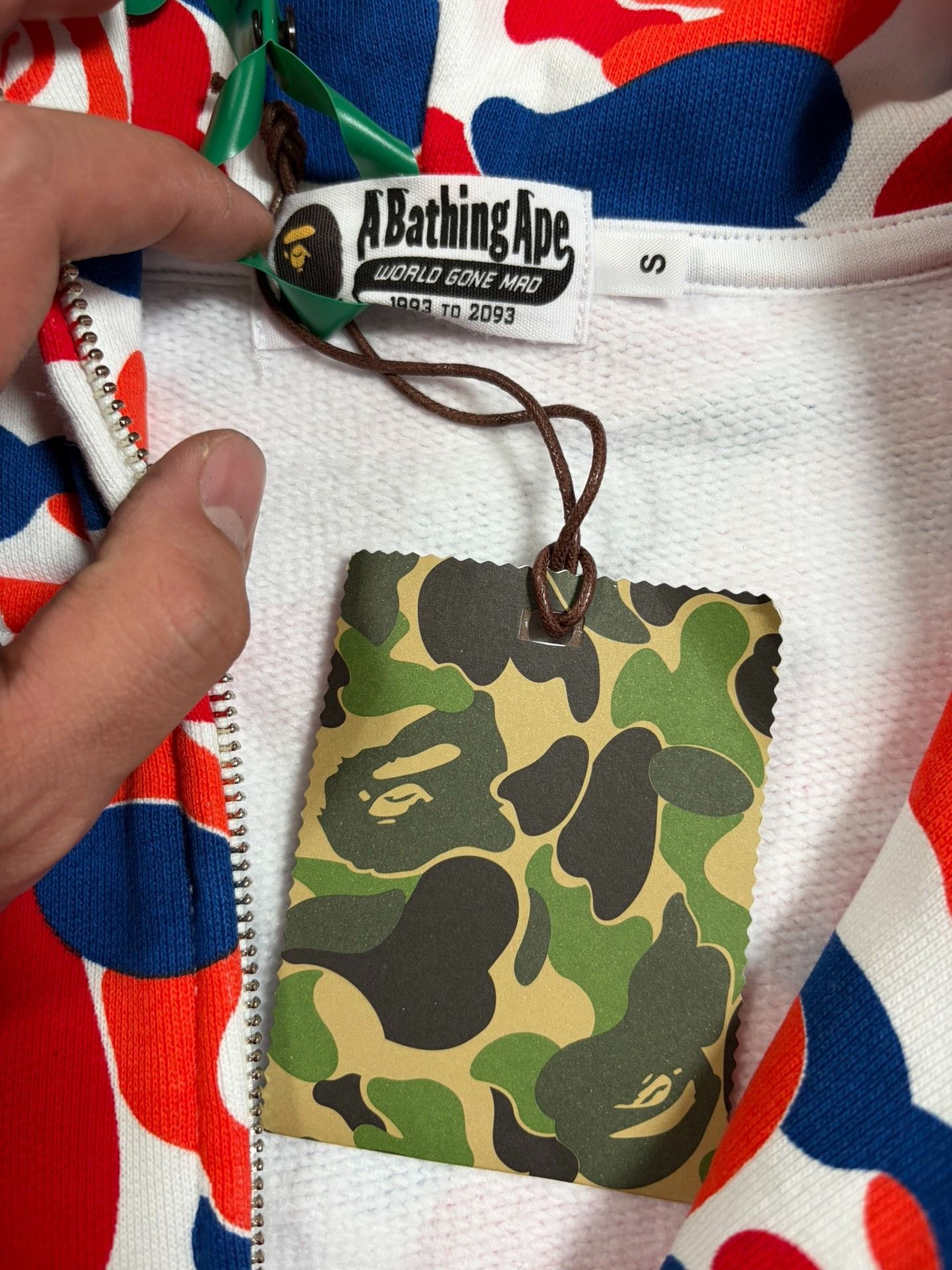 Bape Bape Multi Shark Sweatshirt Pullover Size US S / EU 44-46 / 1 - 4 Thumbnail