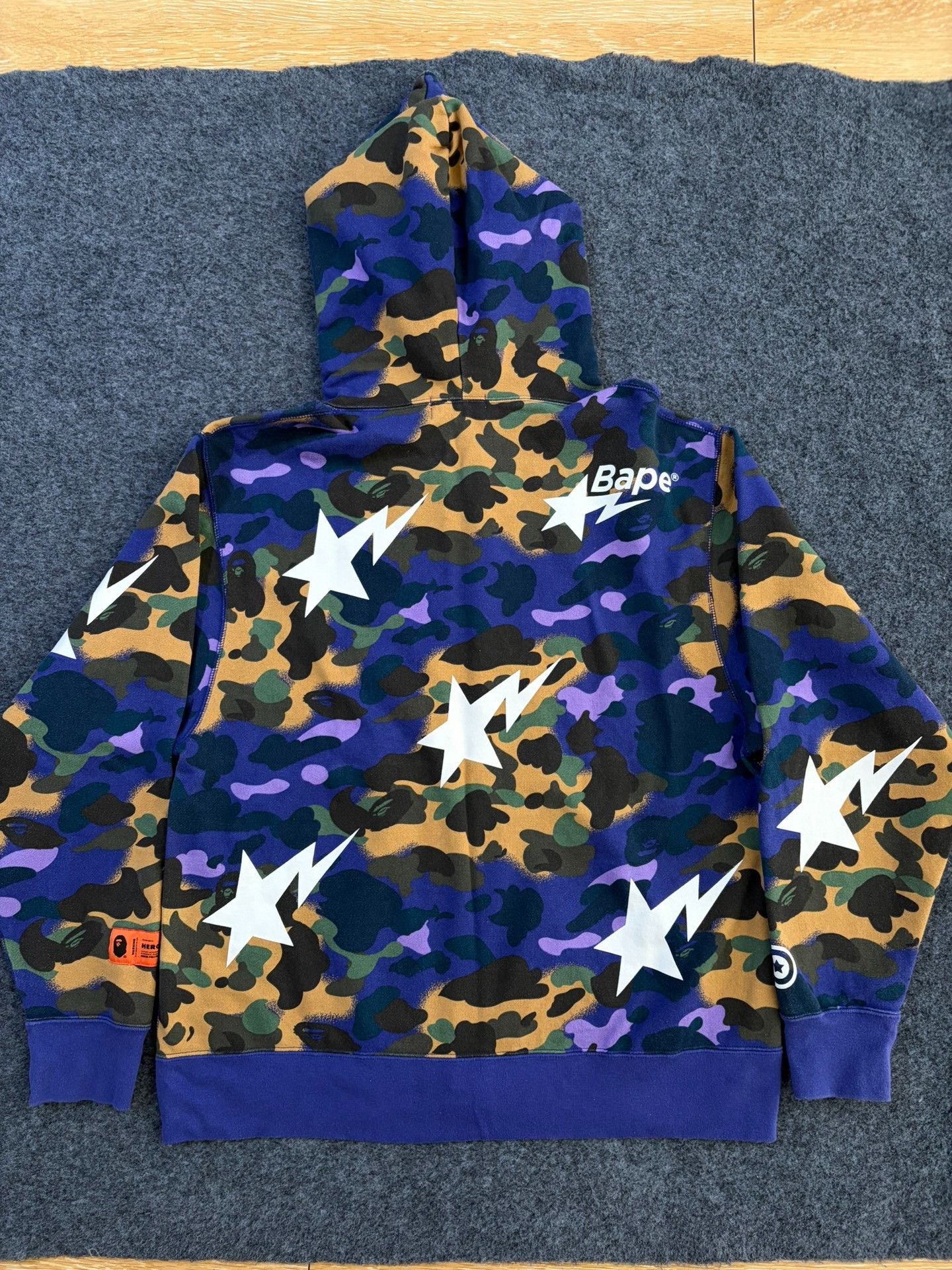 Bape Bape Hp Multi Shark Sweatshirt Size US L / EU 52-54 / 3 - 2 Thumbnail