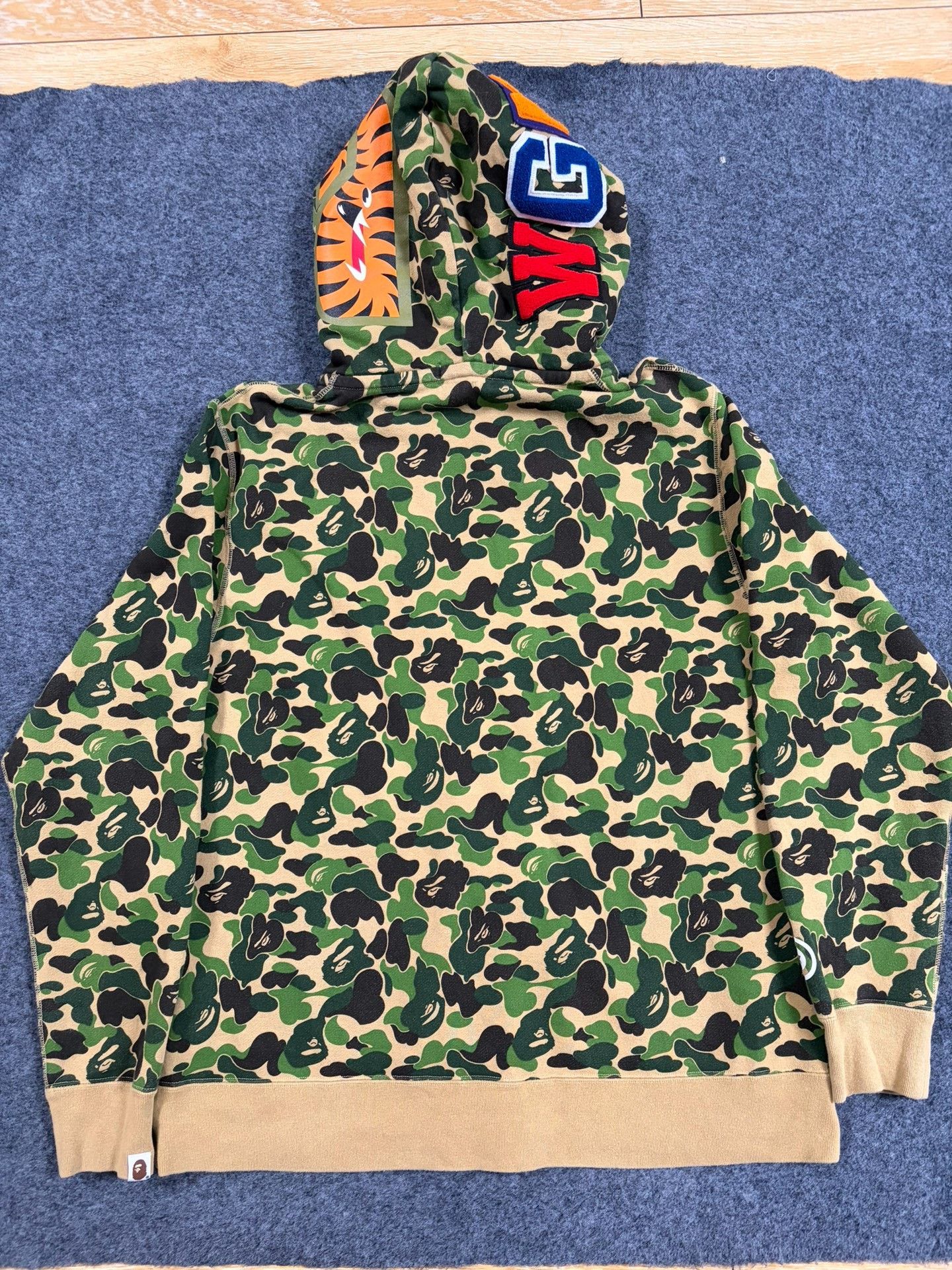 Bape Bape X Multi Shark Sweatshirt Pullover Size US XXL / EU 58 / 5 - 2 Thumbnail