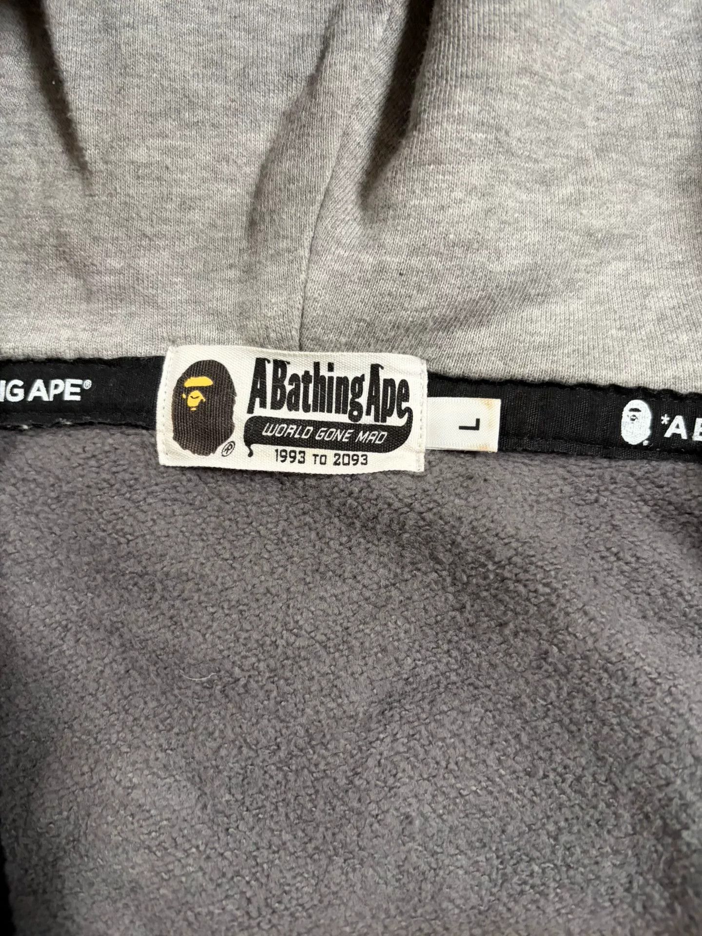 Bape Bape Multi Shark Sweatshirt Pullover Size US L / EU 52-54 / 3 - 4 Thumbnail