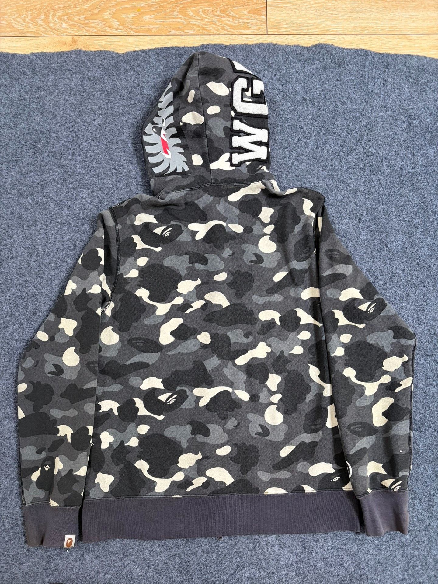 Bape Bape Multi Shark Sweatshirt Pullover Size US XL / EU 56 / 4 - 2 Thumbnail
