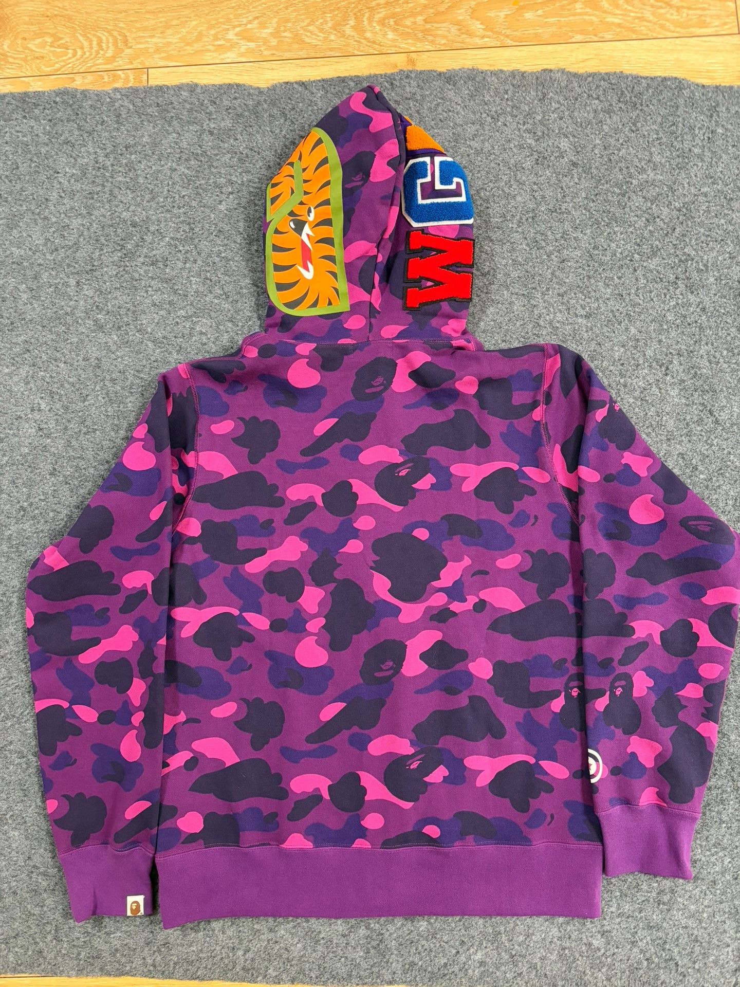 Bape Bape Multi Shark Sweatshirt Pullover Size US XL / EU 56 / 4 - 2 Thumbnail