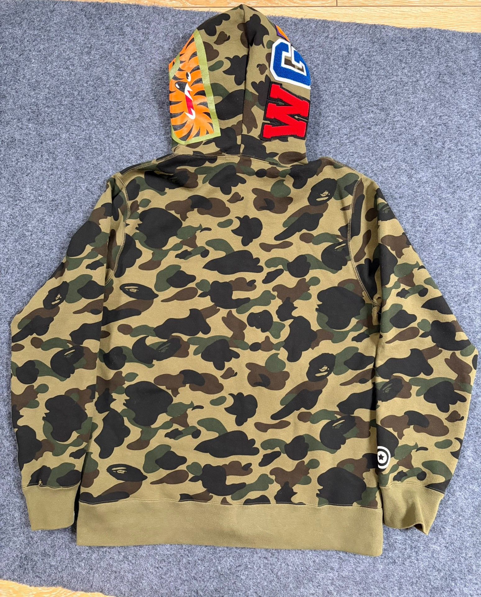 Bape Bape Multi Shark Sweatshirt Pullover Size US XL / EU 56 / 4 - 2 Thumbnail
