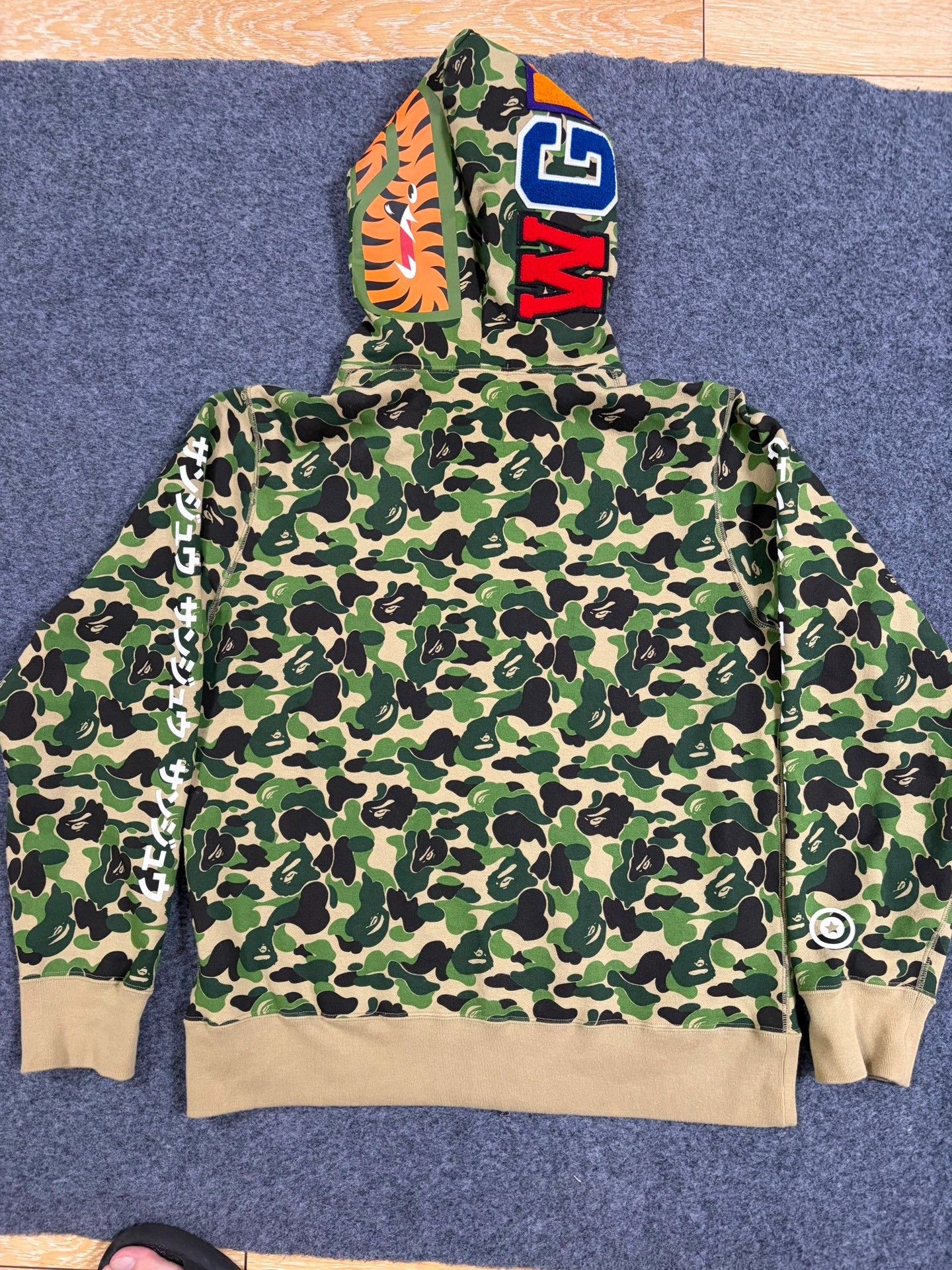 Bape Bape Multi Shark Sweatshirt Pullover Size US XL / EU 56 / 4 - 2 Thumbnail