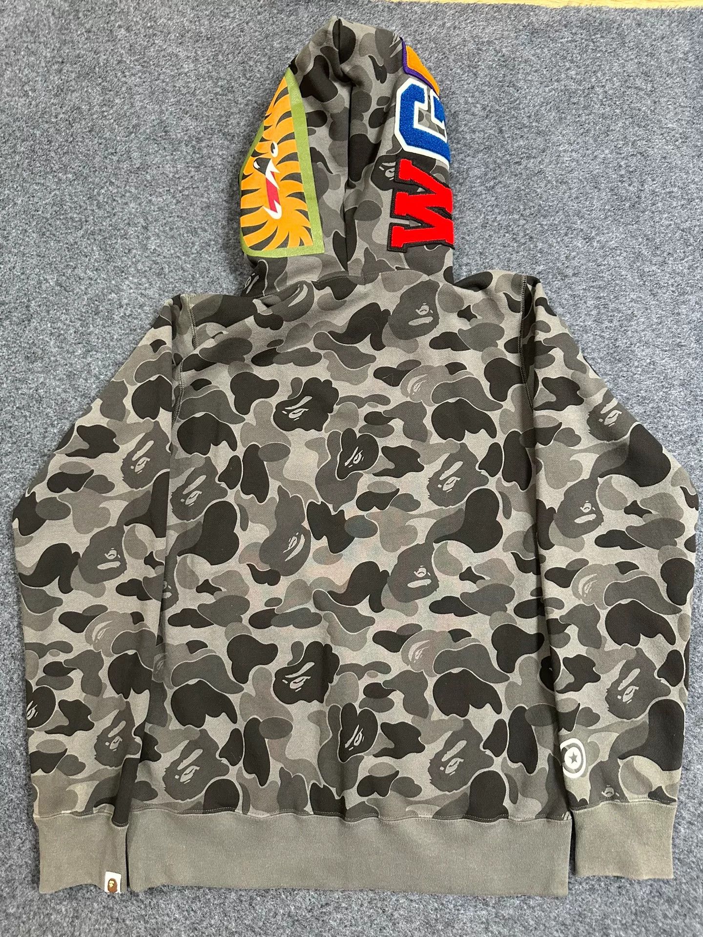 Bape Bape Multi Shark Sweatshirt Pullover Size US L / EU 52-54 / 3 - 2 Thumbnail