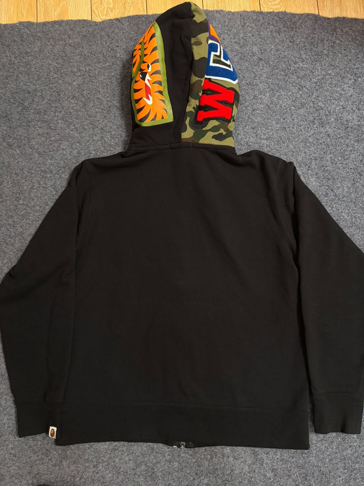 Bape Bape Multi Shark Sweatshirt Pullover Size US XL / EU 56 / 4 - 2 Thumbnail